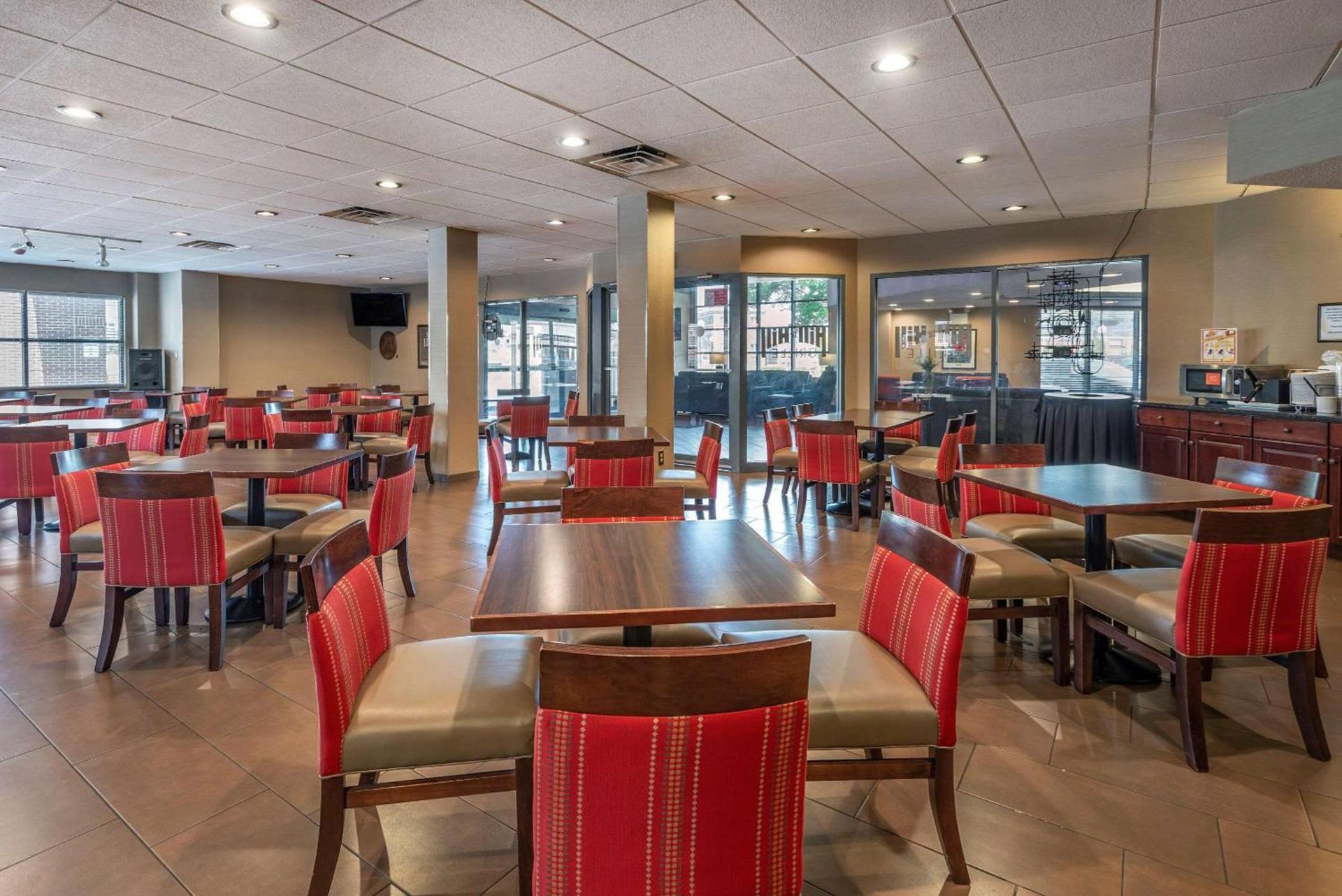 Comfort Suites Bethlehem Near Lehigh University and LVI Airport photo 26
