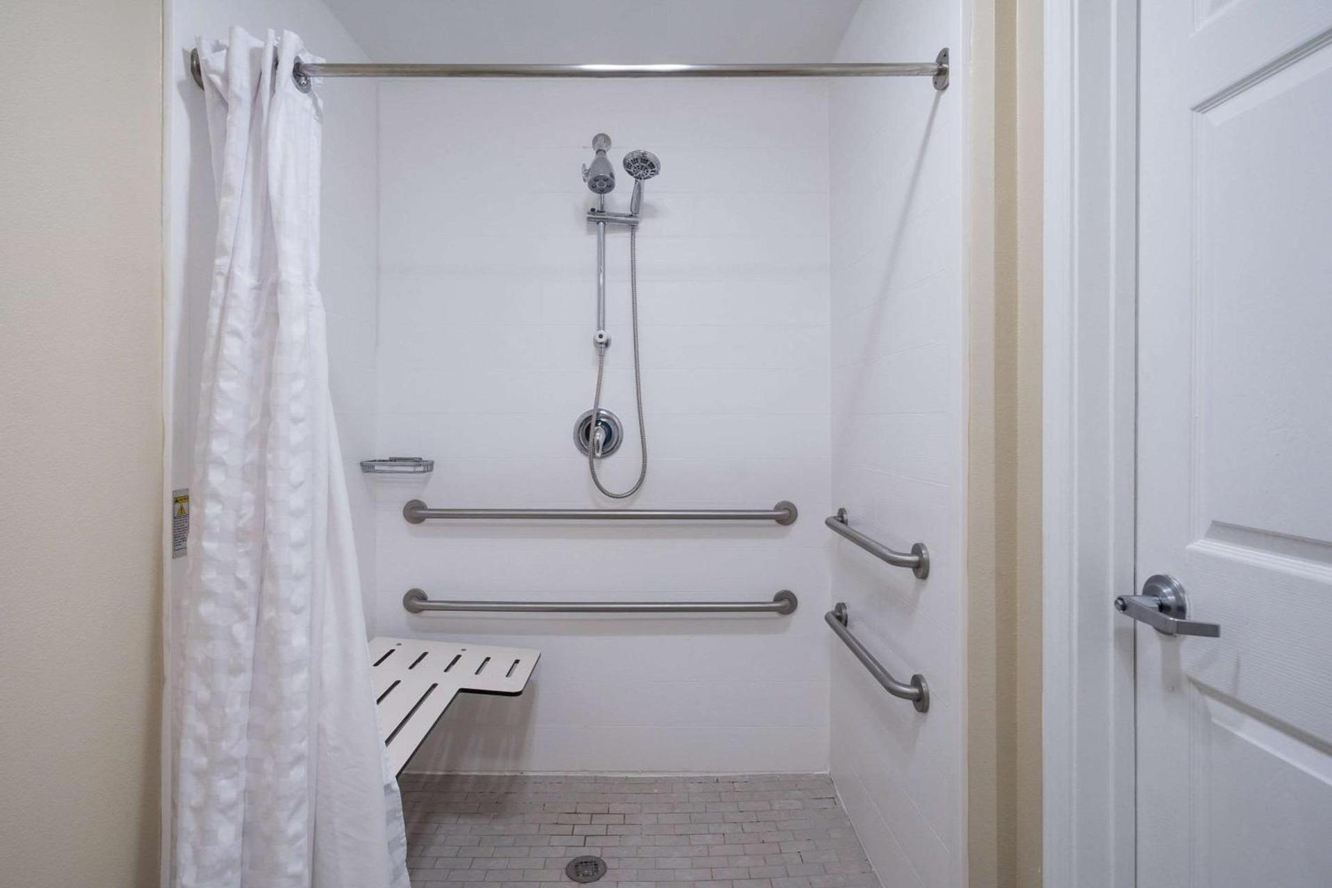 Quality Inn Wilmington photo 13