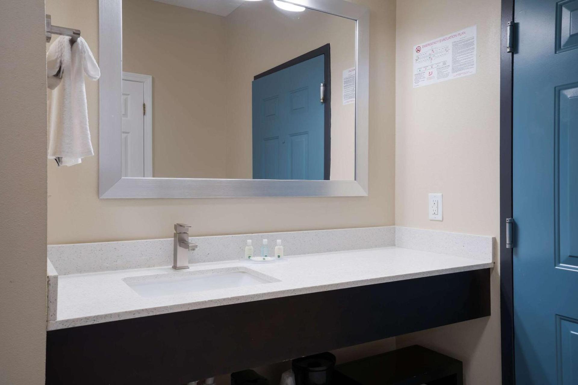 Quality Inn Wilmington photo 14