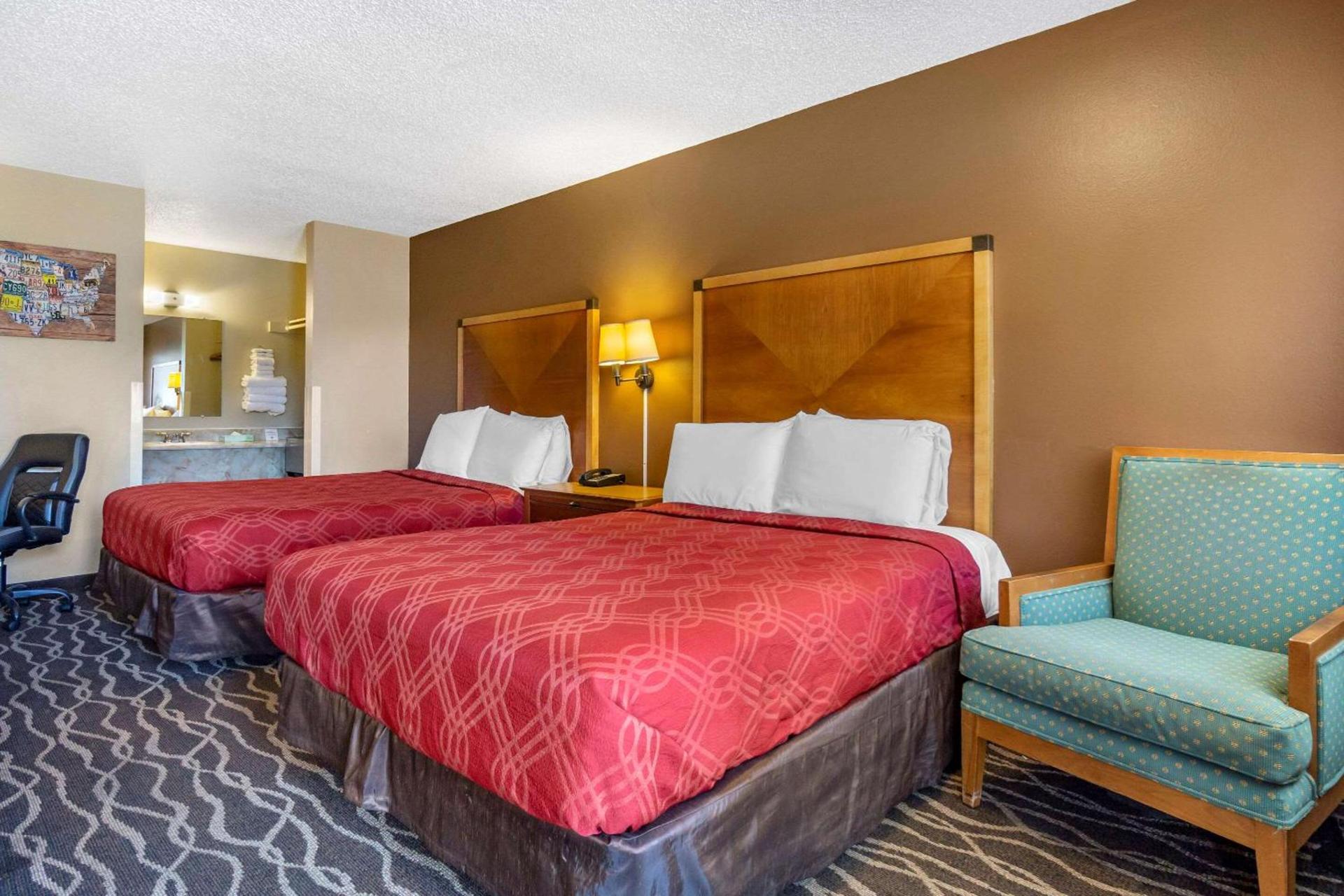 Econo Lodge Ellensburg Near University photo 11