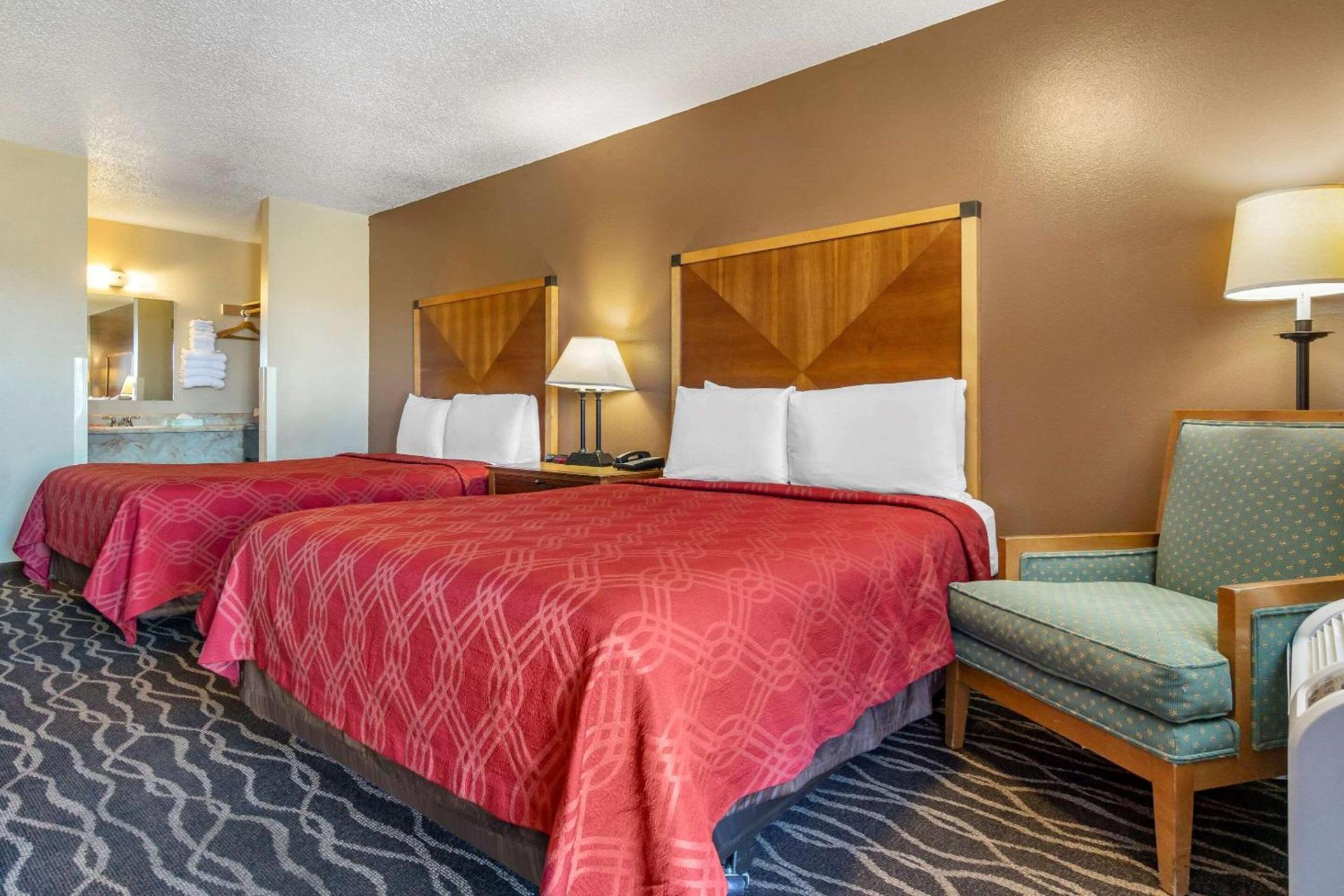 Econo Lodge Ellensburg Near University photo 23