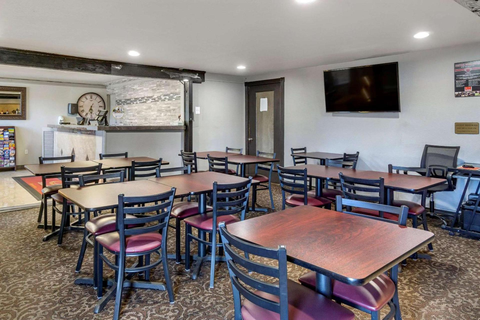 Econo Lodge Ellensburg Near University photo 2