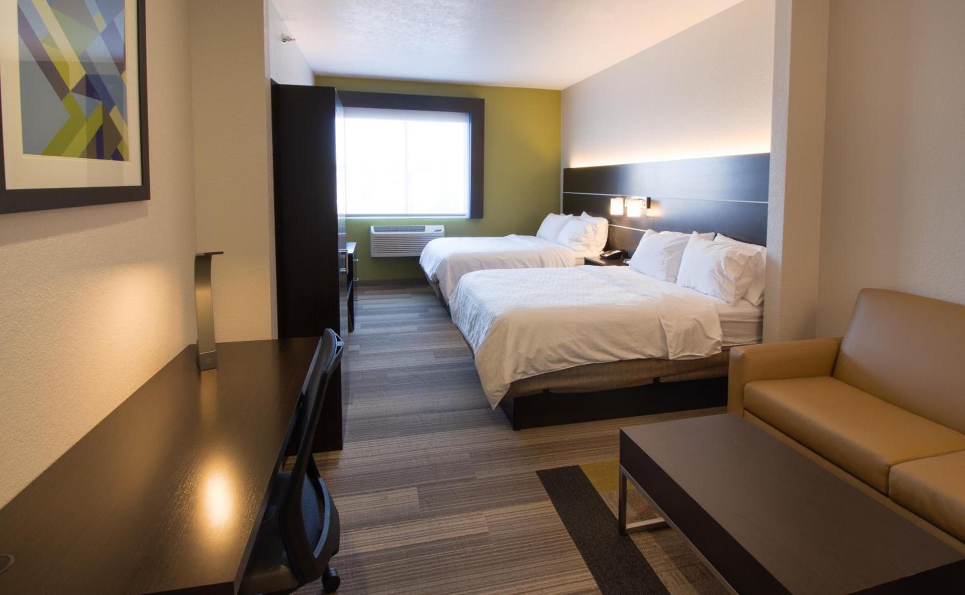 Holiday Inn Express & Suites - Worthington by IHG photo 2