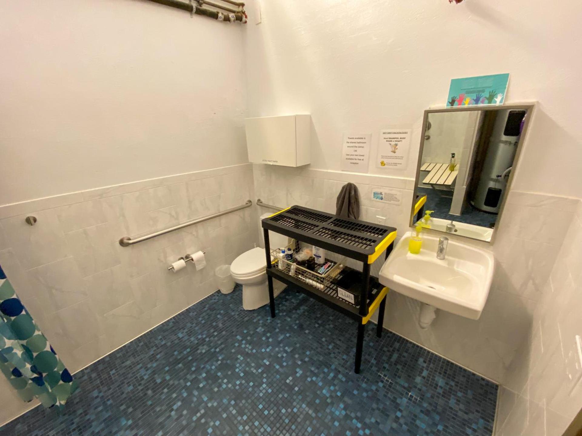 ITH San Francisco Pacific Tradewinds Backpacker Hostel photo 46