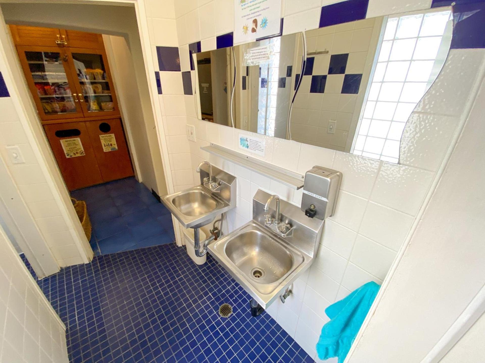 ITH San Francisco Pacific Tradewinds Backpacker Hostel photo 52