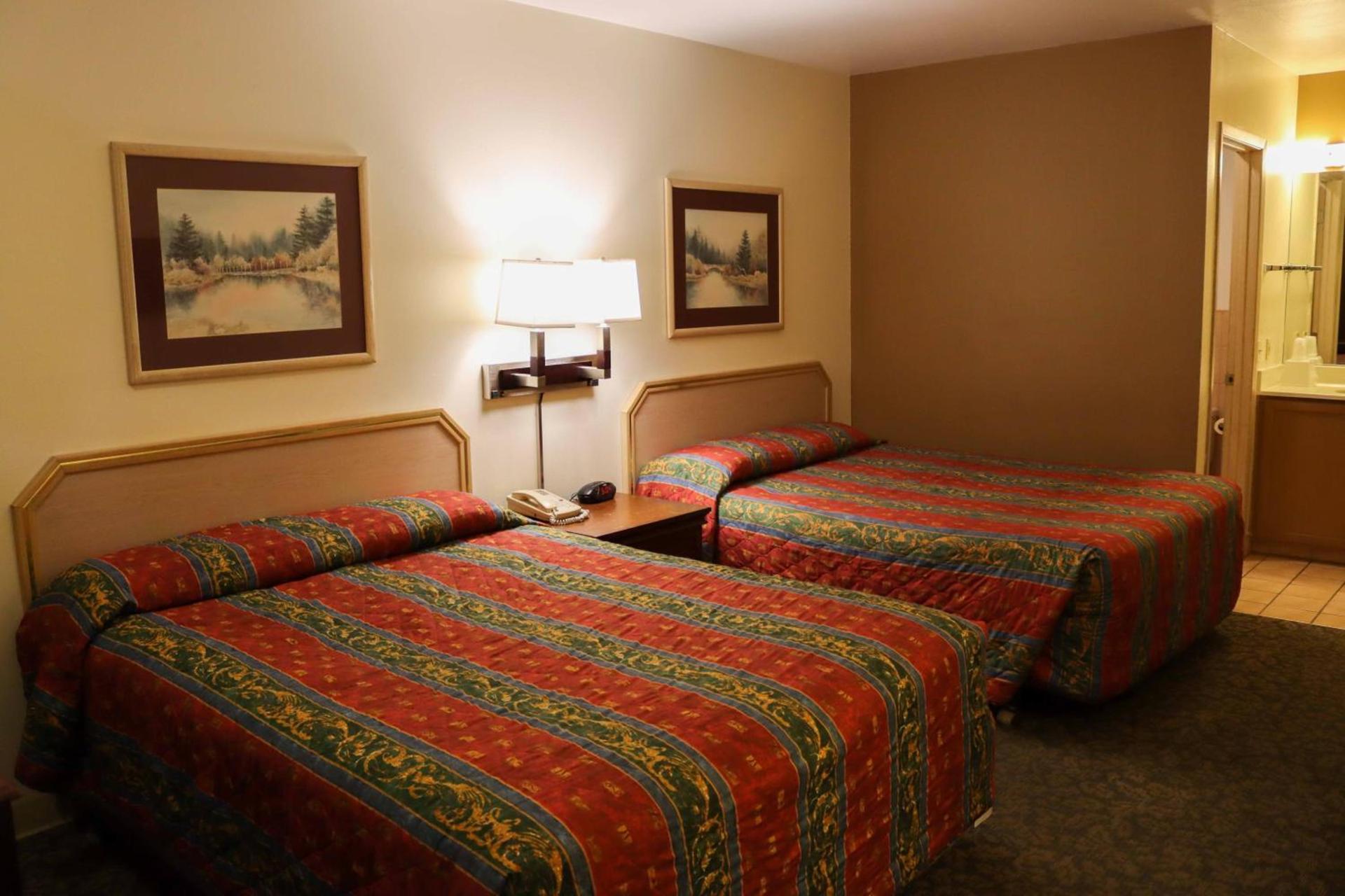 Tiki Lodge Motel photo 11