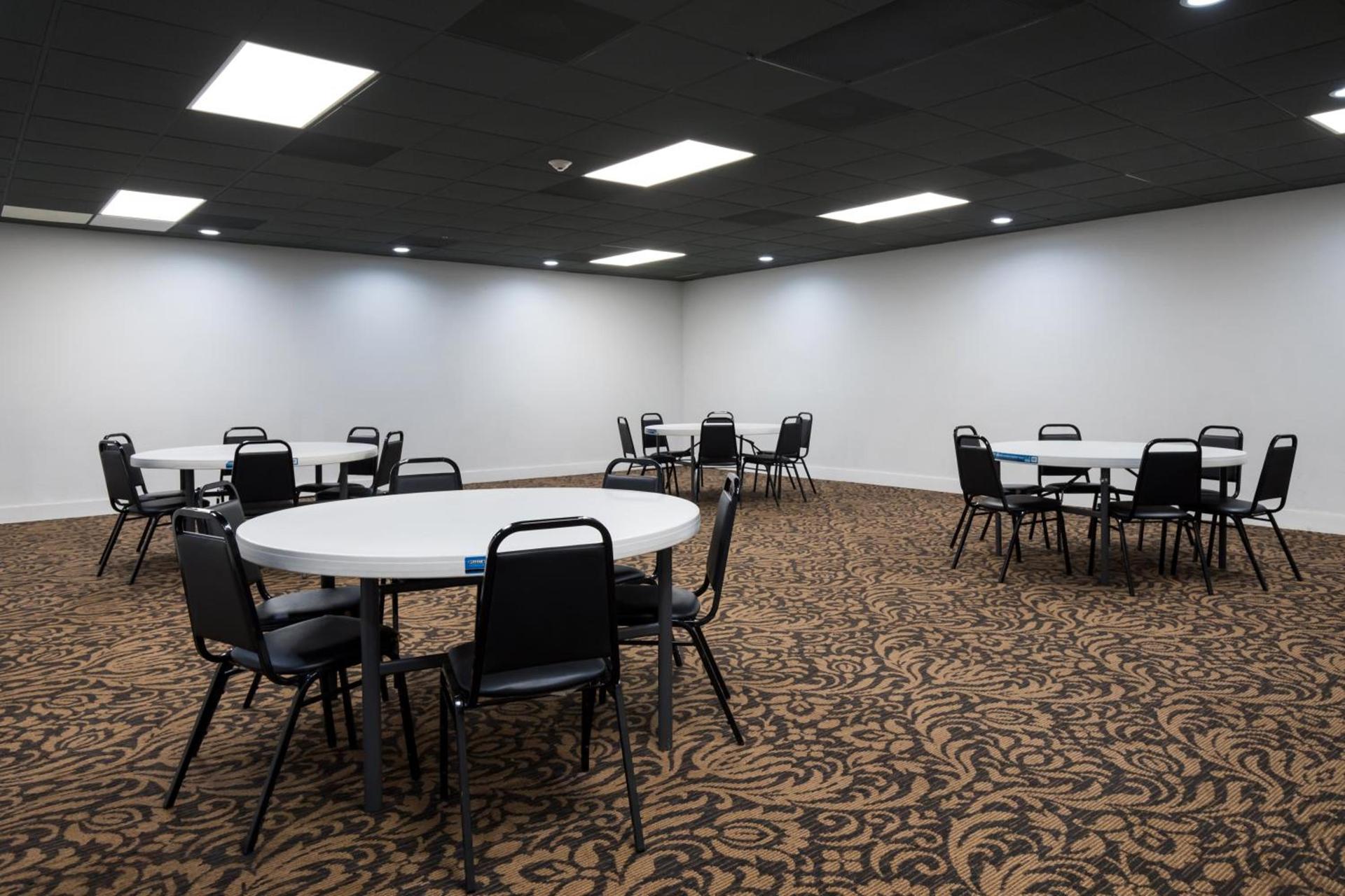 Horizon Inn & Suites photo 14