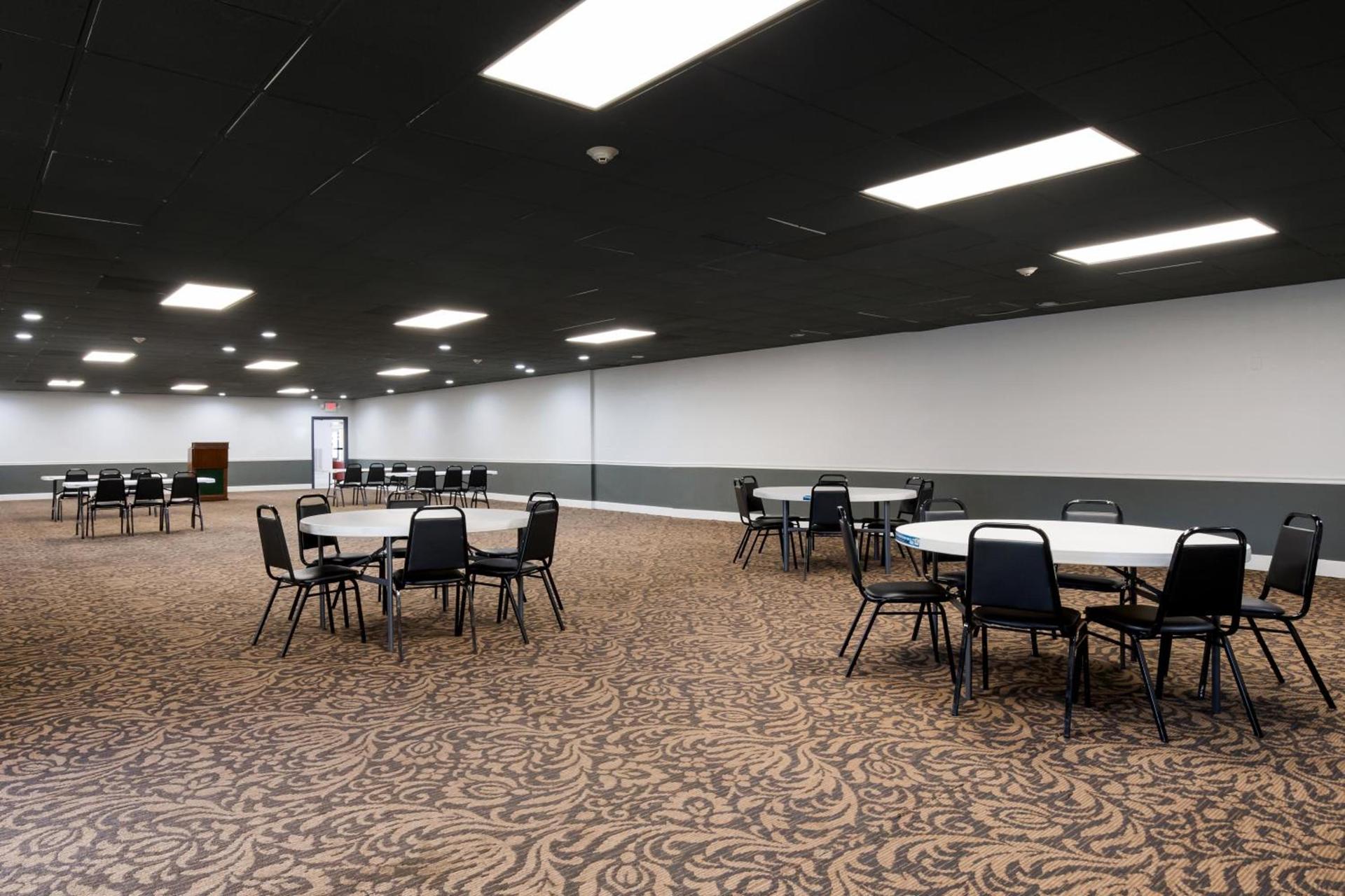 Horizon Inn & Suites photo 16