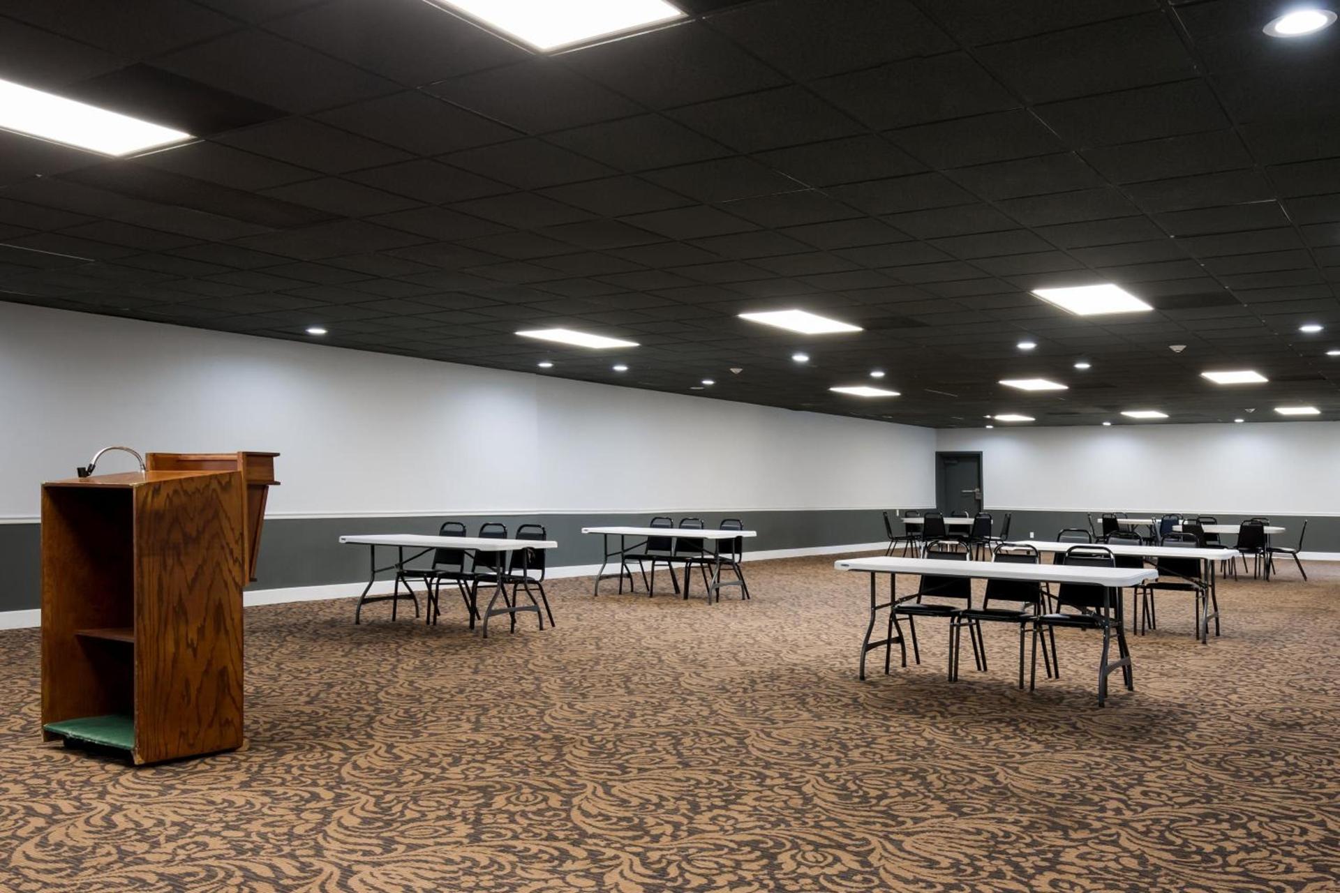 Horizon Inn & Suites photo 17
