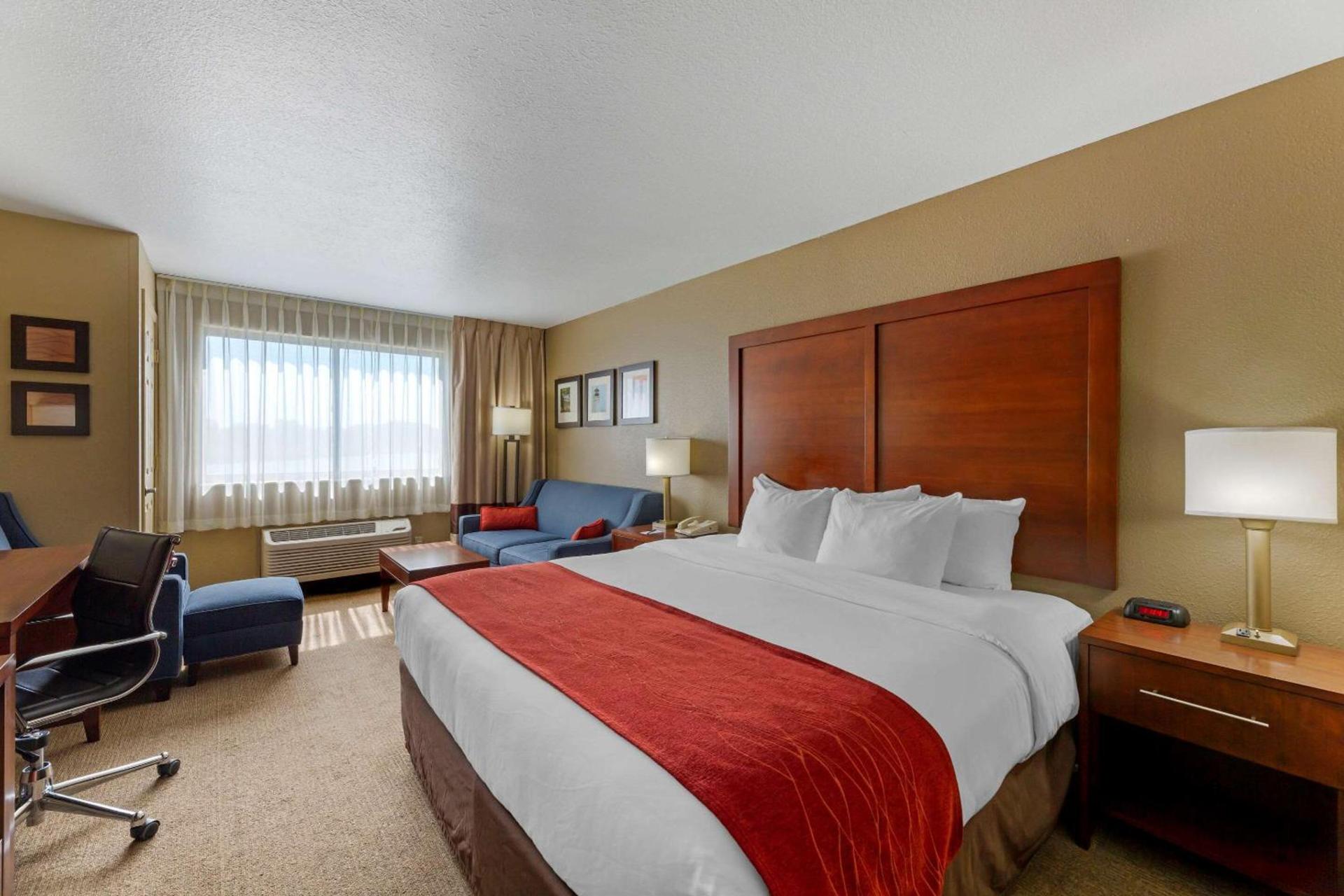 Comfort Inn River's Edge photo 9