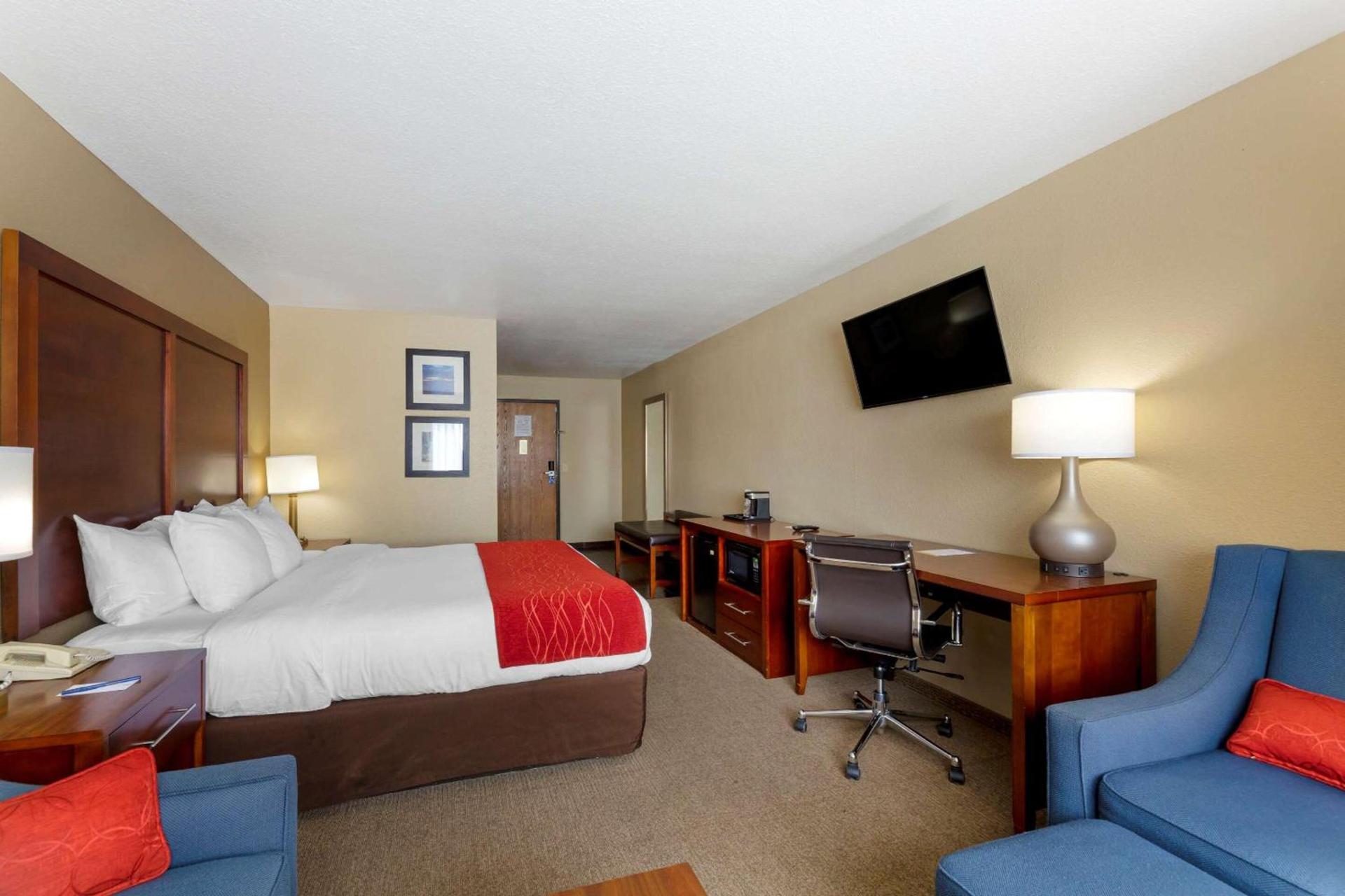 Comfort Inn River's Edge photo 11