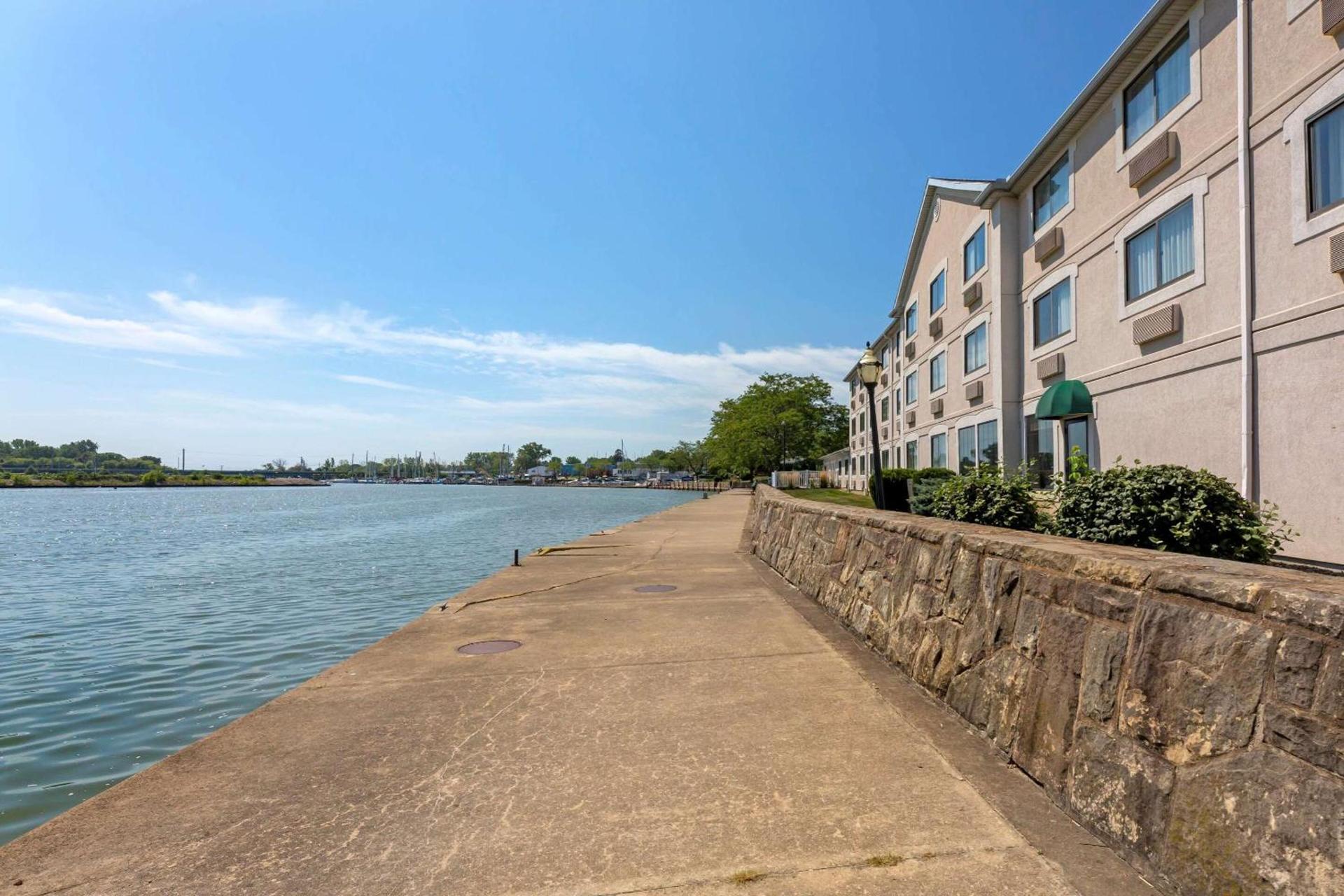 Comfort Inn River's Edge photo 2