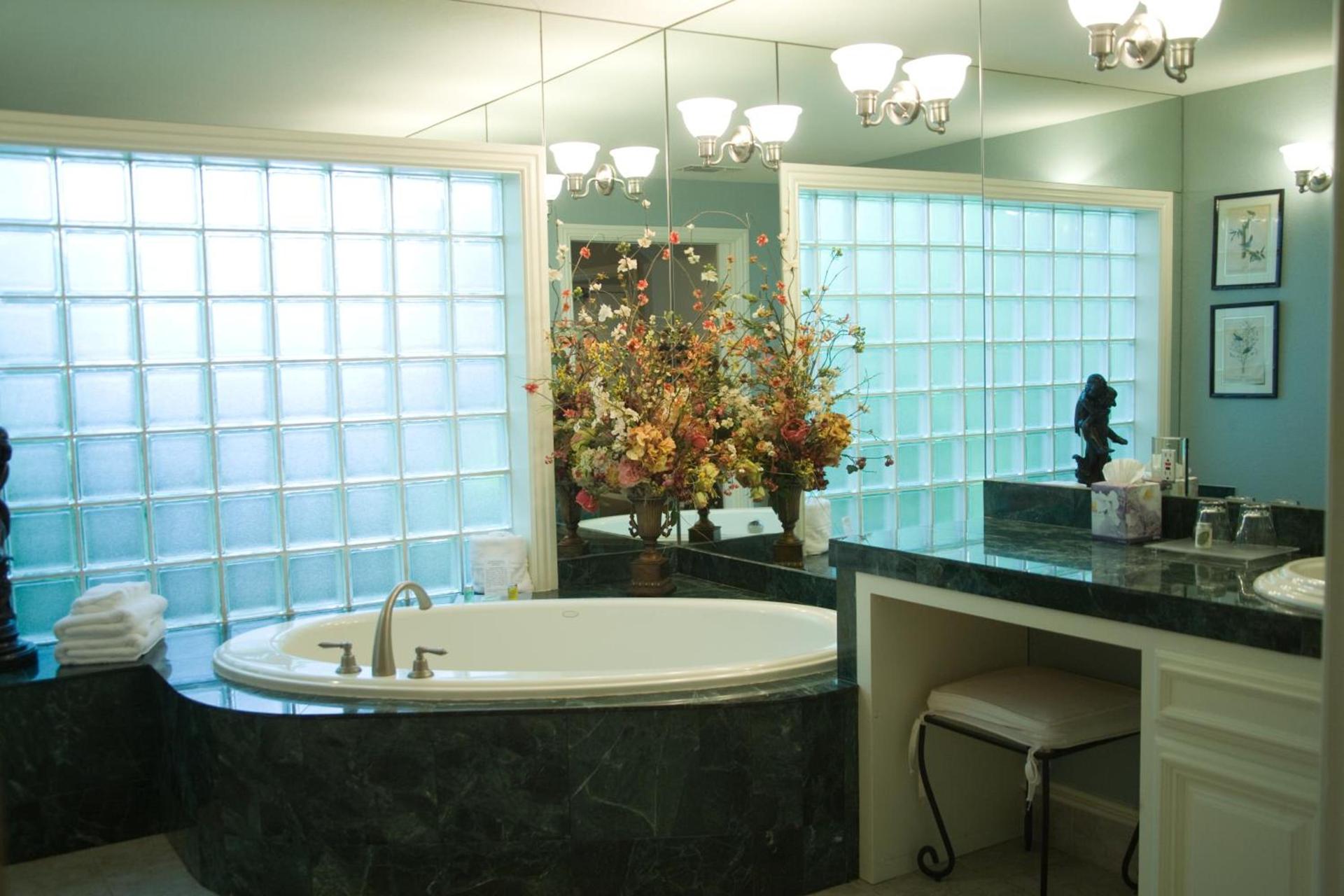 The Sanford House Inn & Spa photo 7