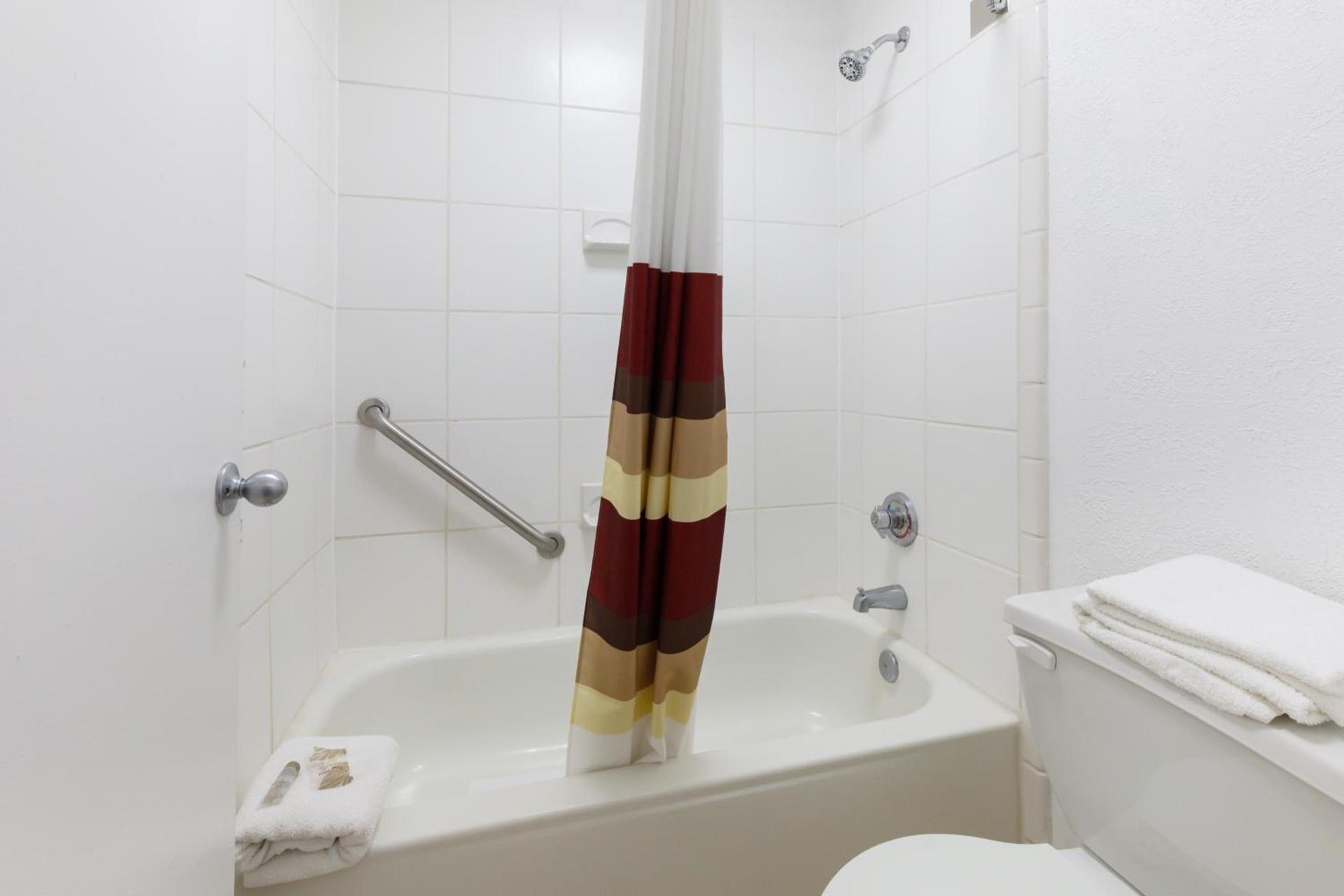 Horizon Inn & Suites photo 30