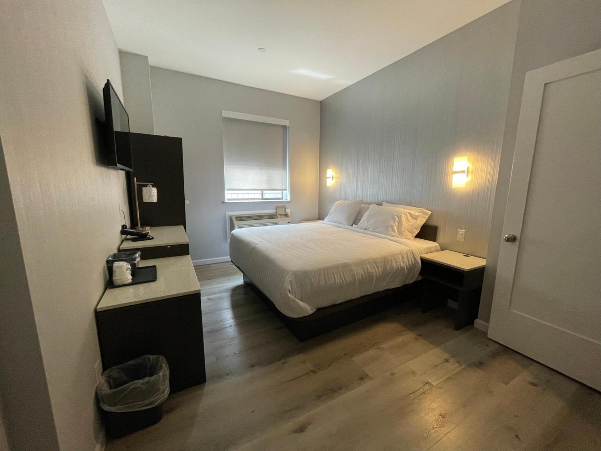 King Hotel Brooklyn Sunset Park photo 2