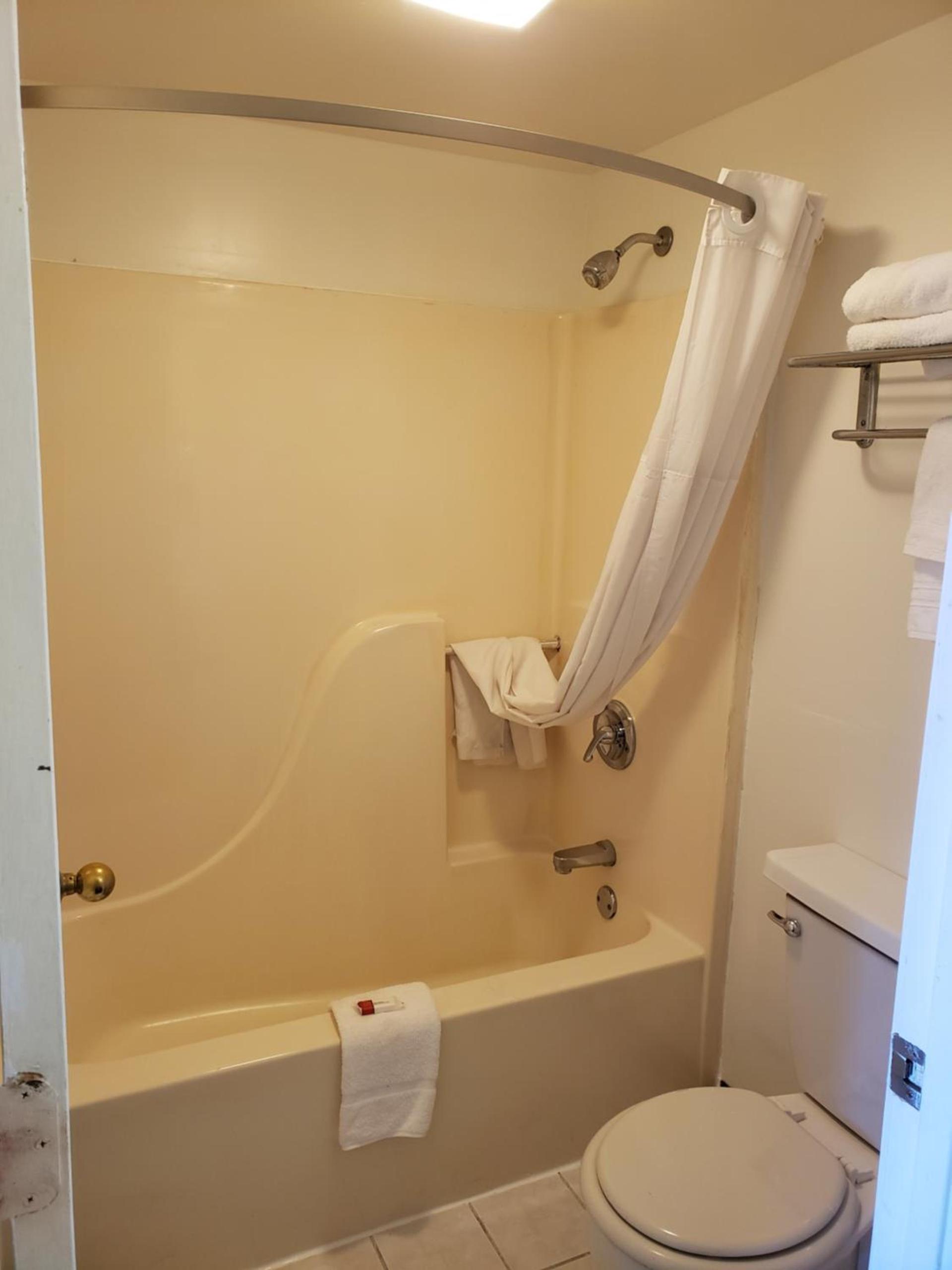 Super 8 by Wyndham Arkadelphia Caddo Valley Area photo 19