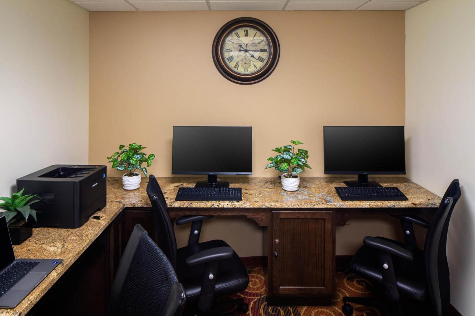 Best Western University Inn photo 70