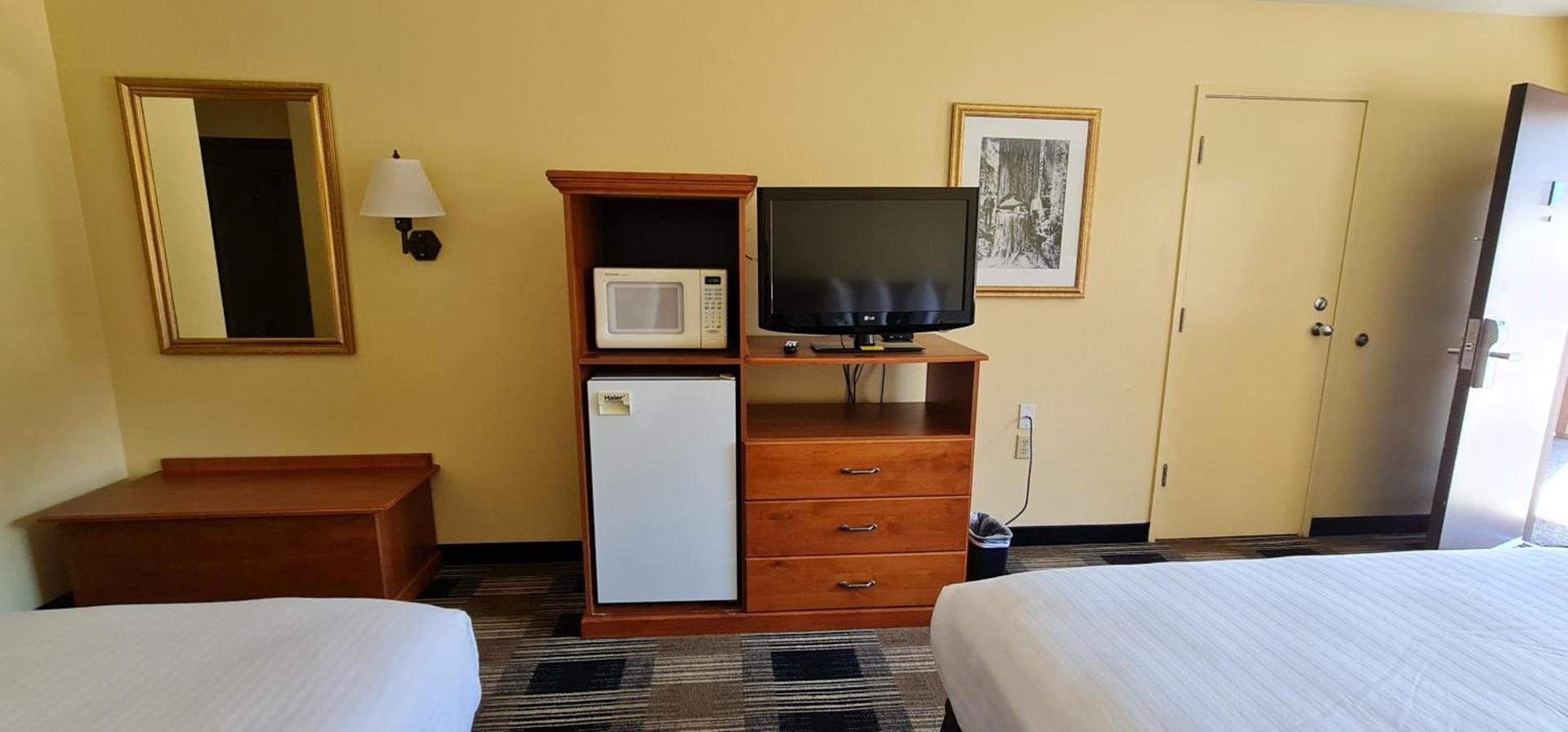 Oakridge Inn & Suites photo 9