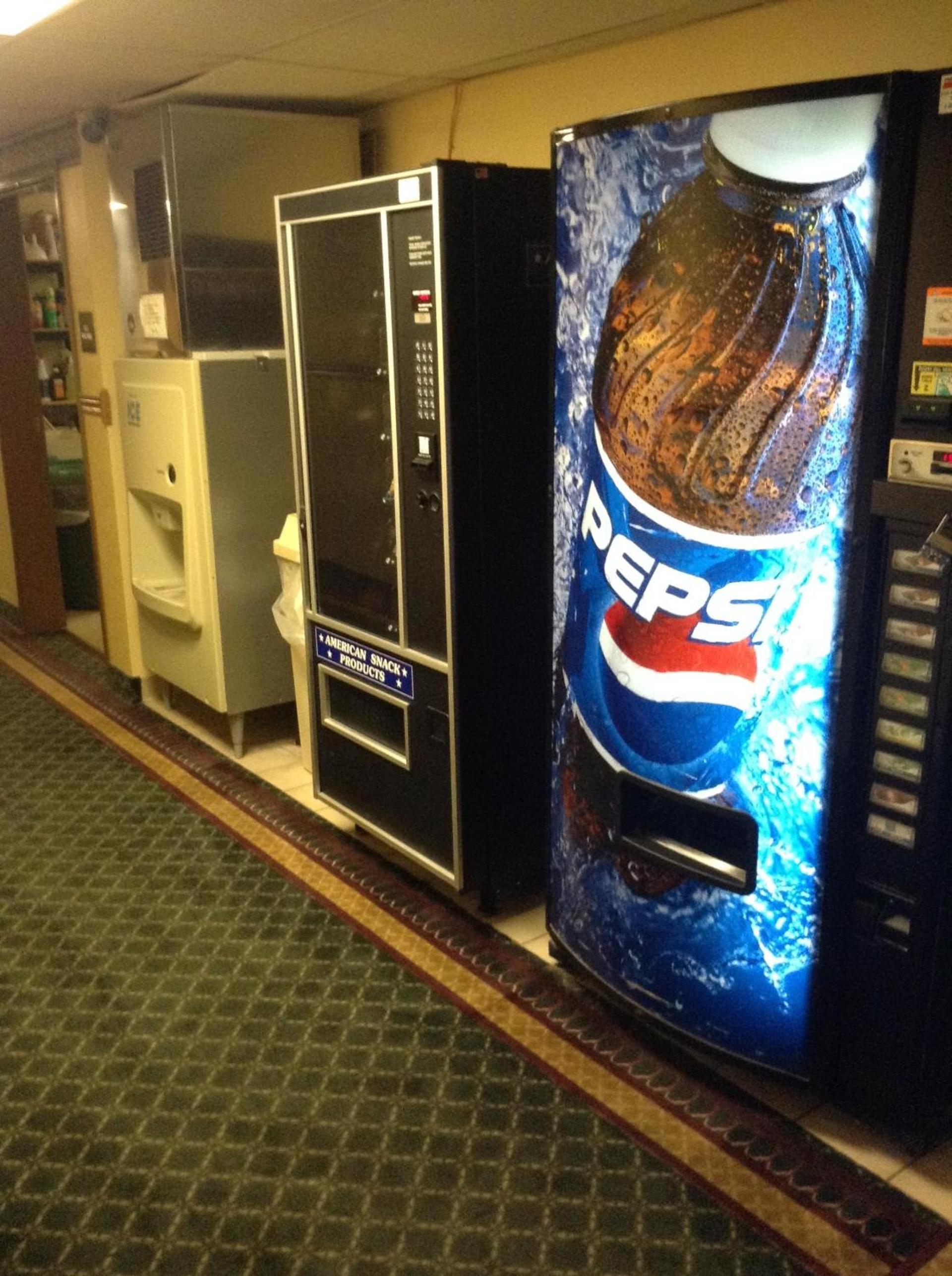 Super 8 by Wyndham Carthage photo 23