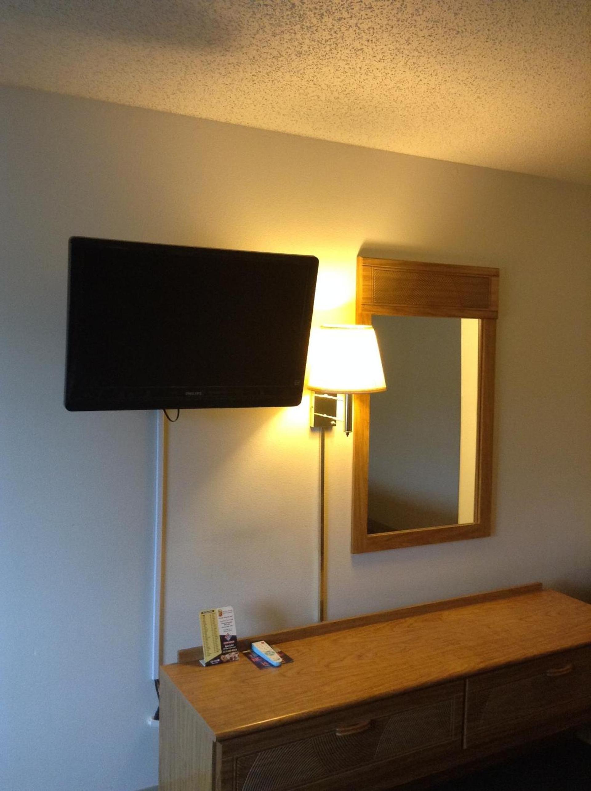Super 8 by Wyndham Carthage photo 18