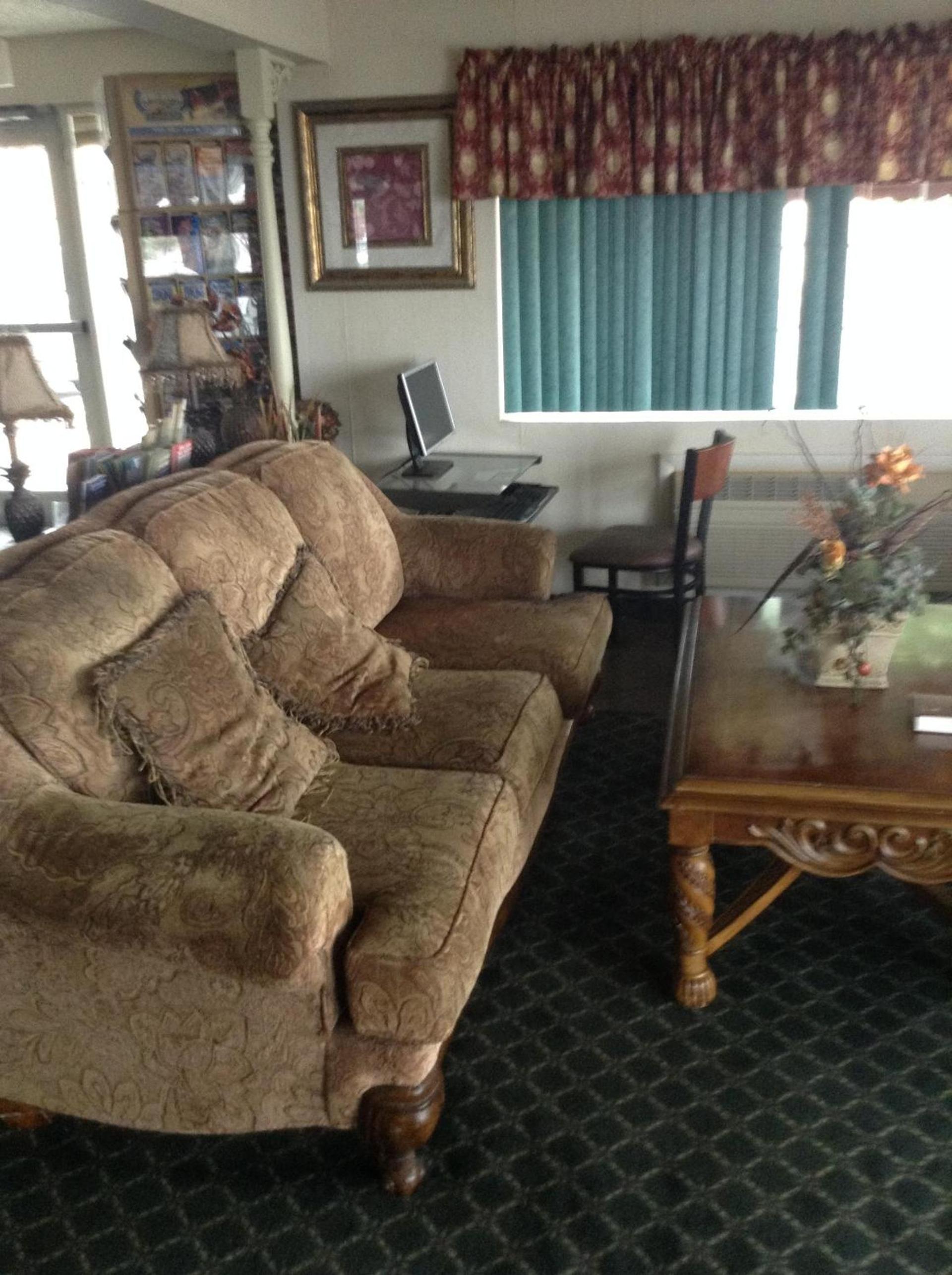 Super 8 by Wyndham Carthage photo 26