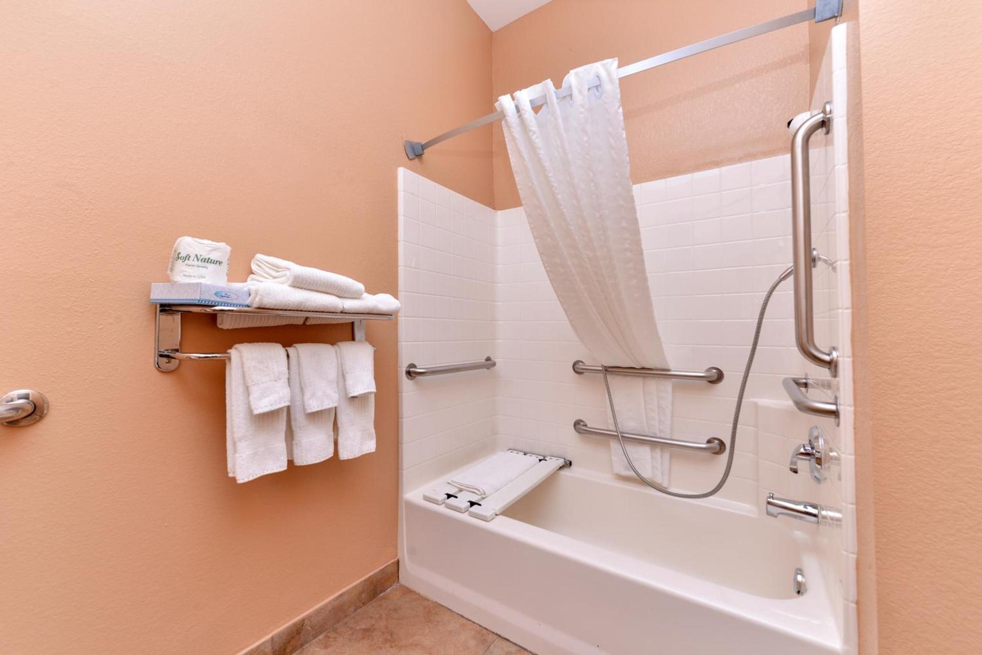 Candlewood Suites San Diego by IHG photo 11