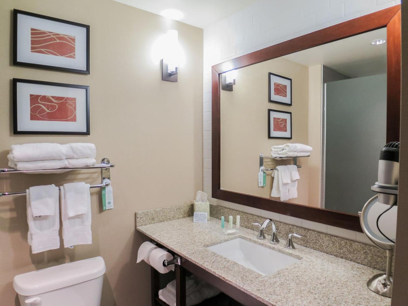 Comfort Suites Marietta-Parkersburg photo 16