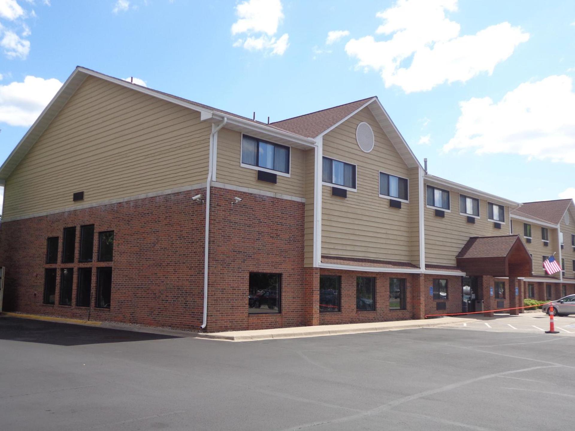 Baymont by Wyndham Bloomington MSP Airport photo 1