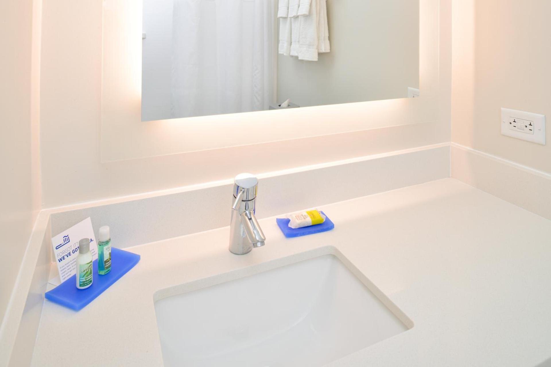 Holiday Inn Express New Orleans - Arts District by IHG photo 61