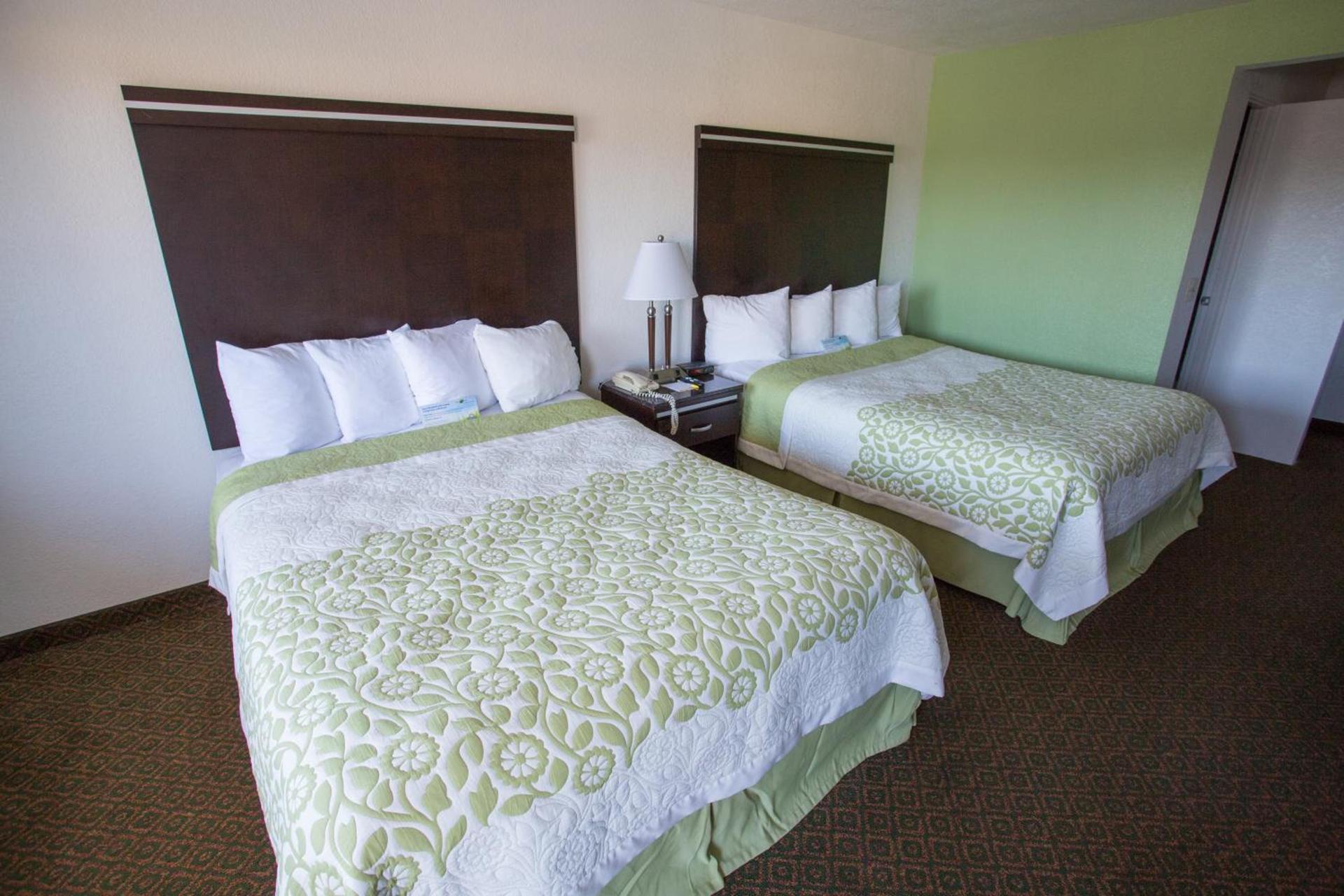 Days Inn by Wyndham Oceanside photo 18