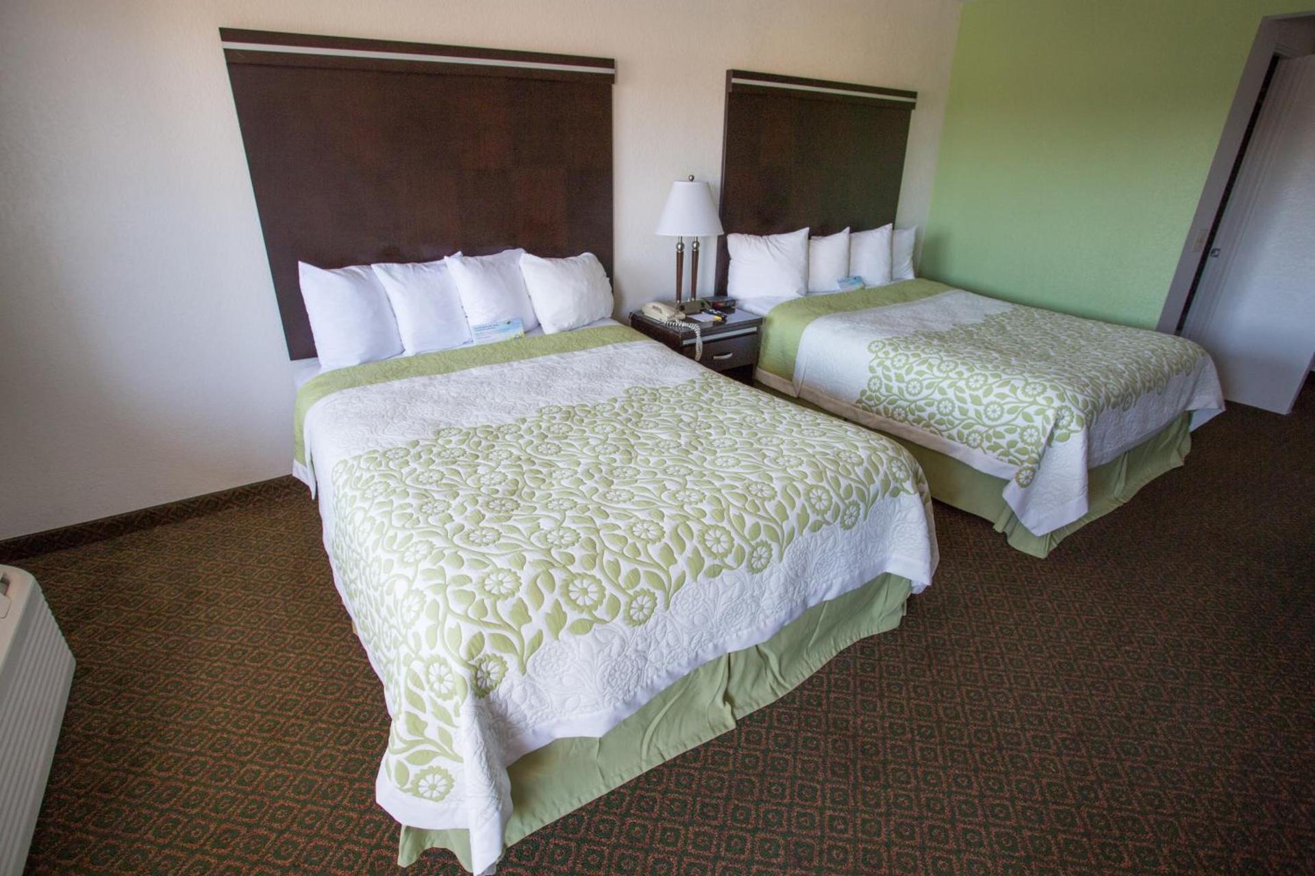 Days Inn by Wyndham Oceanside photo 19