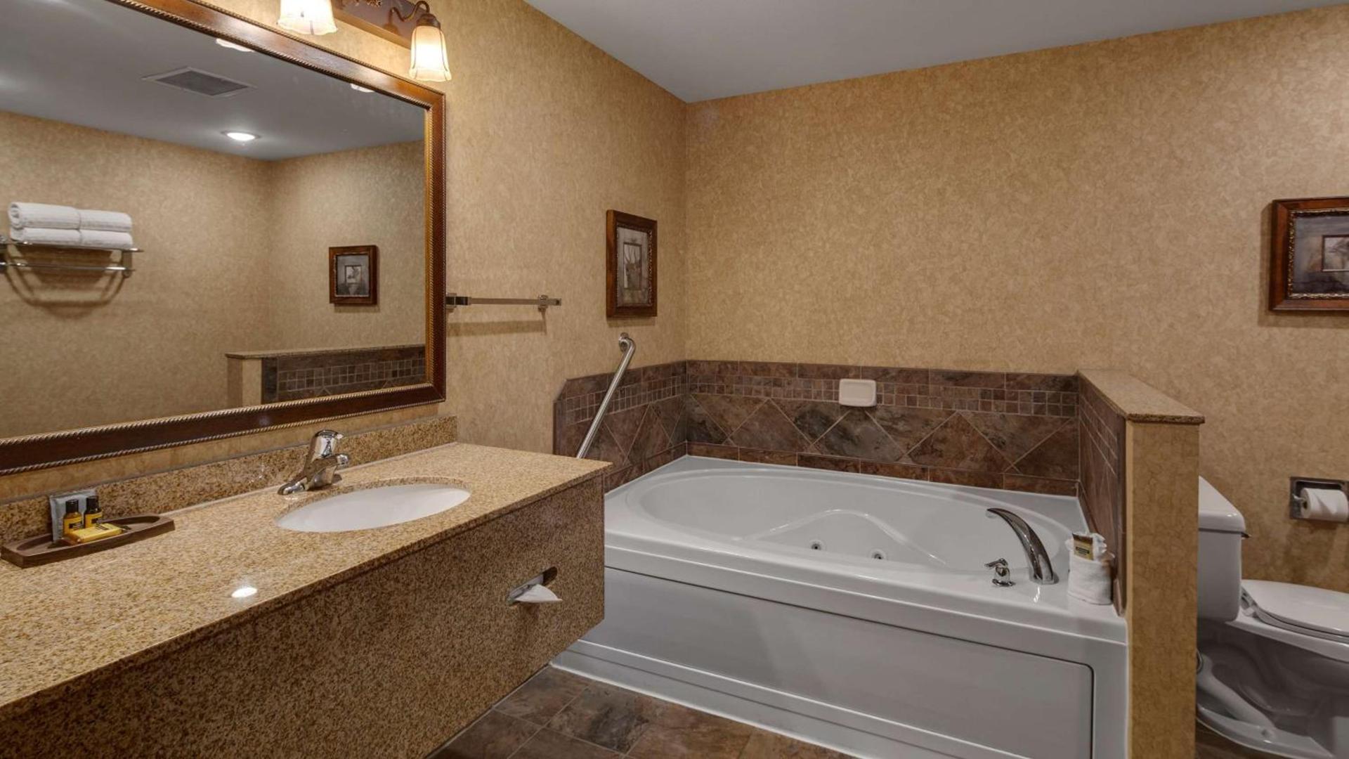 Best Western Plus Kelly Inn and Suites photo 48
