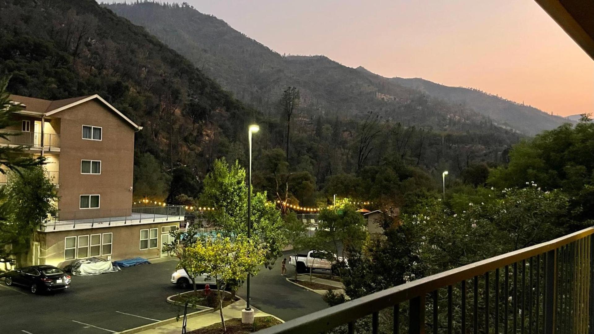 Yosemite View Lodge photo 24