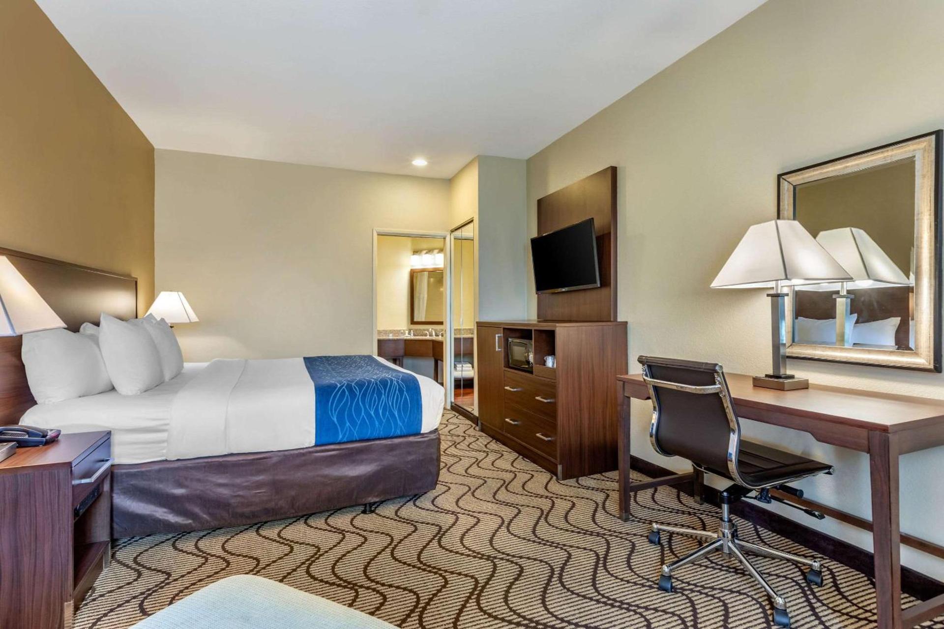 Comfort Inn & Suites Orange County John Wayne Airport photo 7