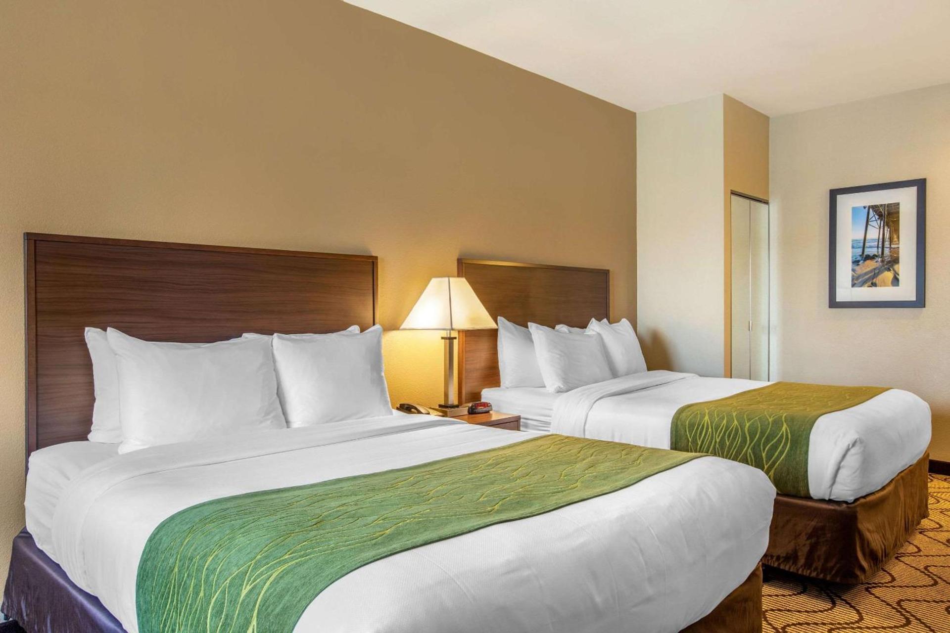 Comfort Inn & Suites Orange County John Wayne Airport photo 12