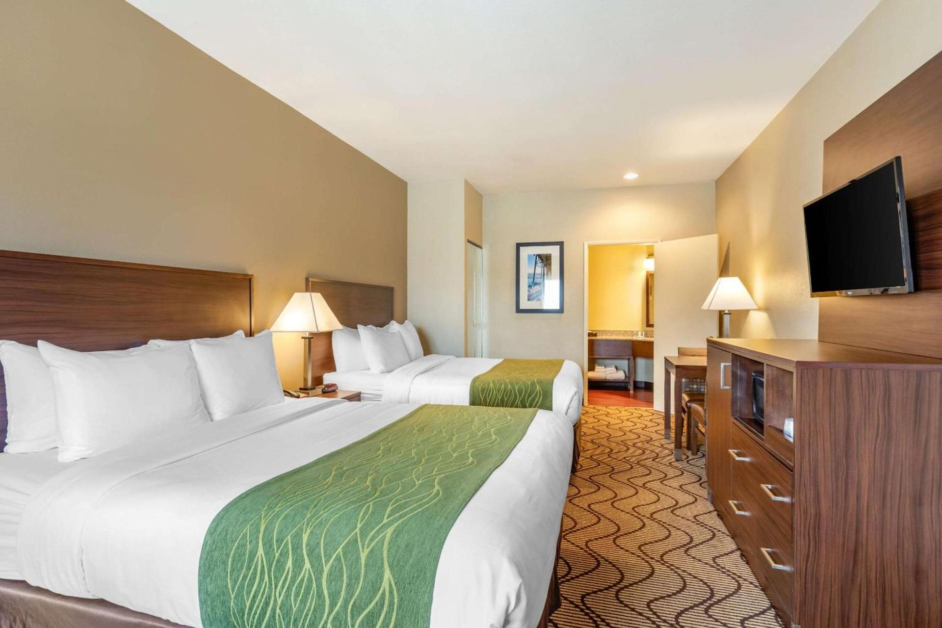 Comfort Inn & Suites Orange County John Wayne Airport photo 13