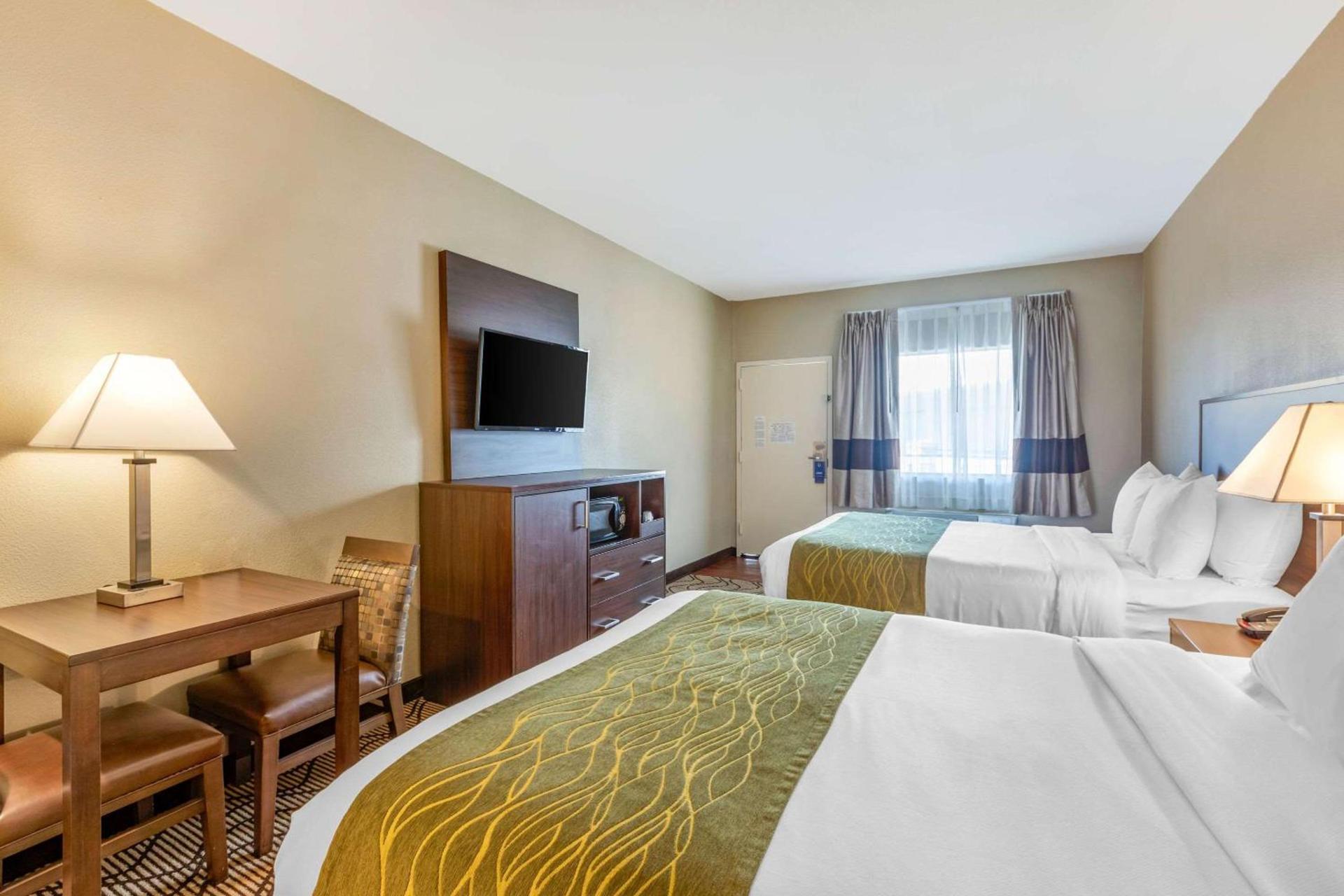 Comfort Inn & Suites Orange County John Wayne Airport photo 14