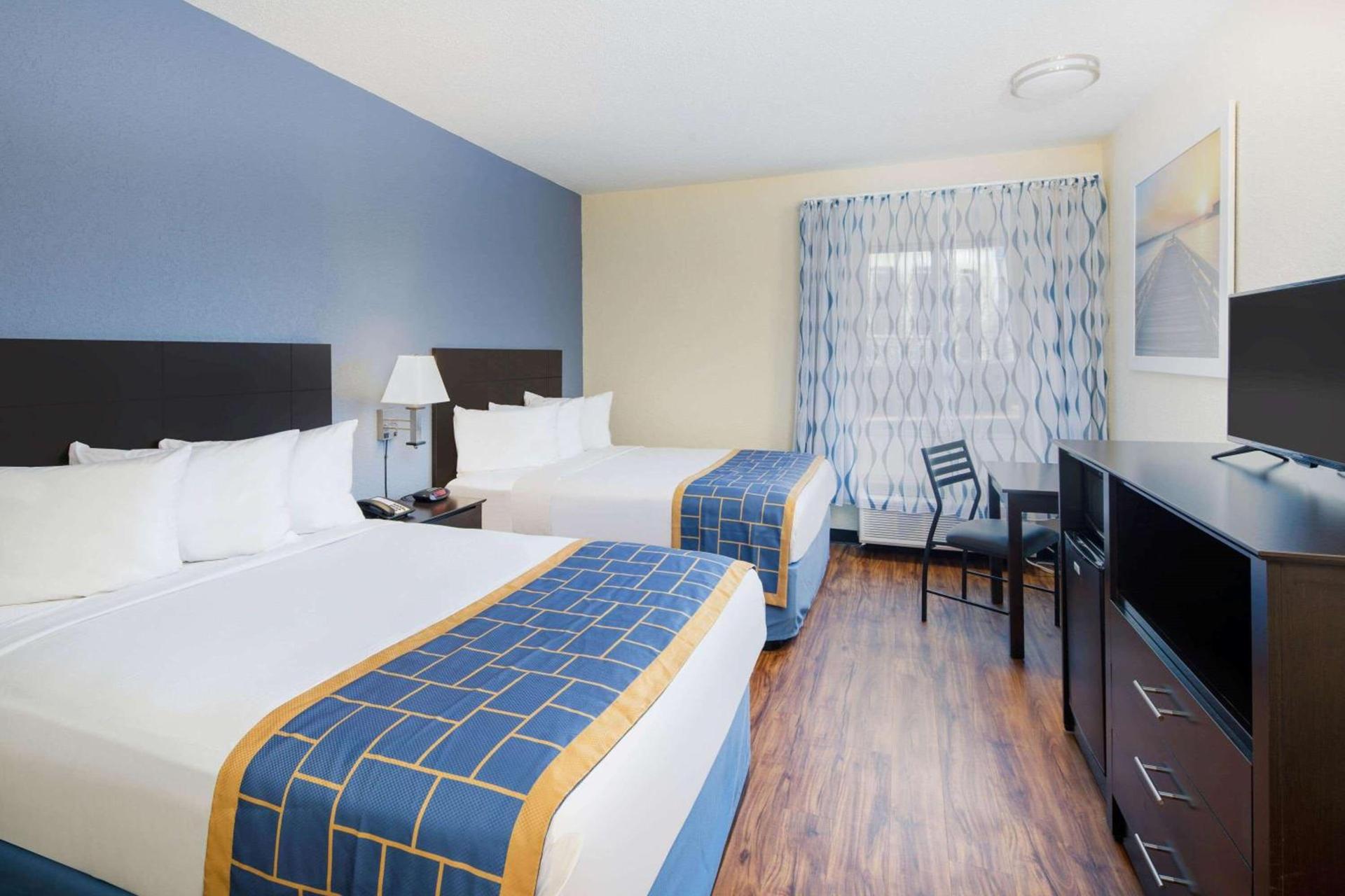 Days Inn by Wyndham Macon I-75 North photo 3