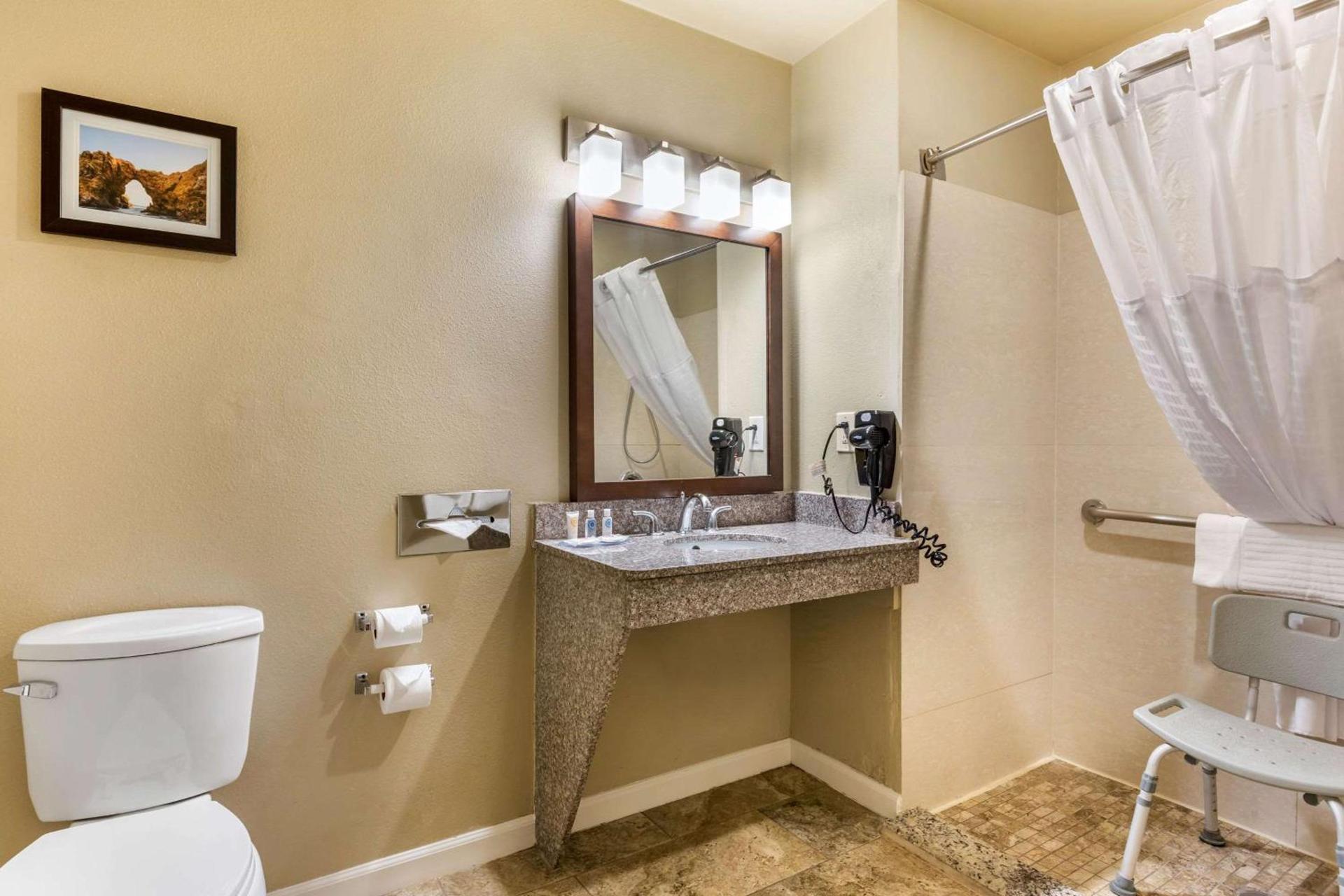 Comfort Inn & Suites Orange County John Wayne Airport photo 22