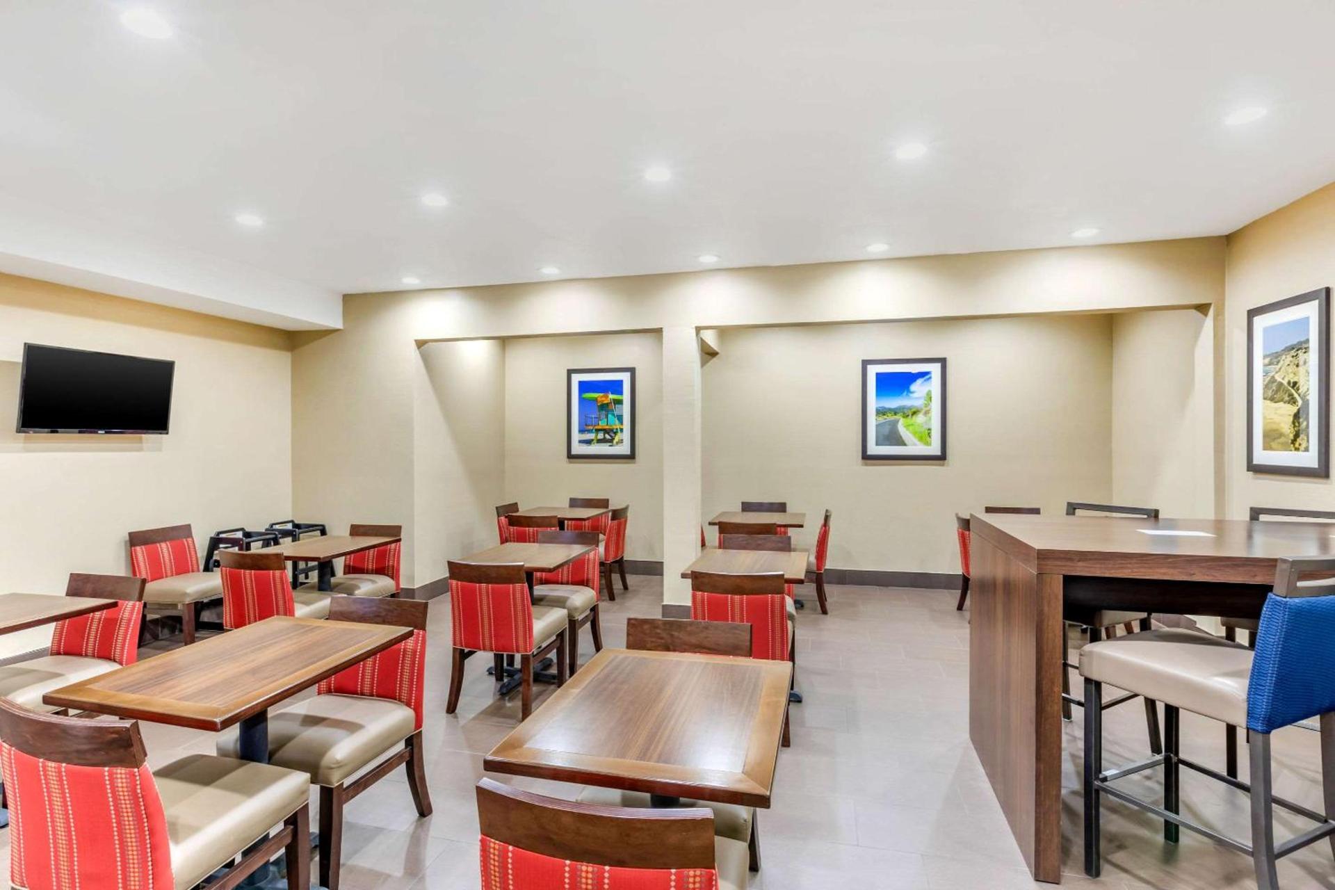 Comfort Inn & Suites Orange County John Wayne Airport photo 32