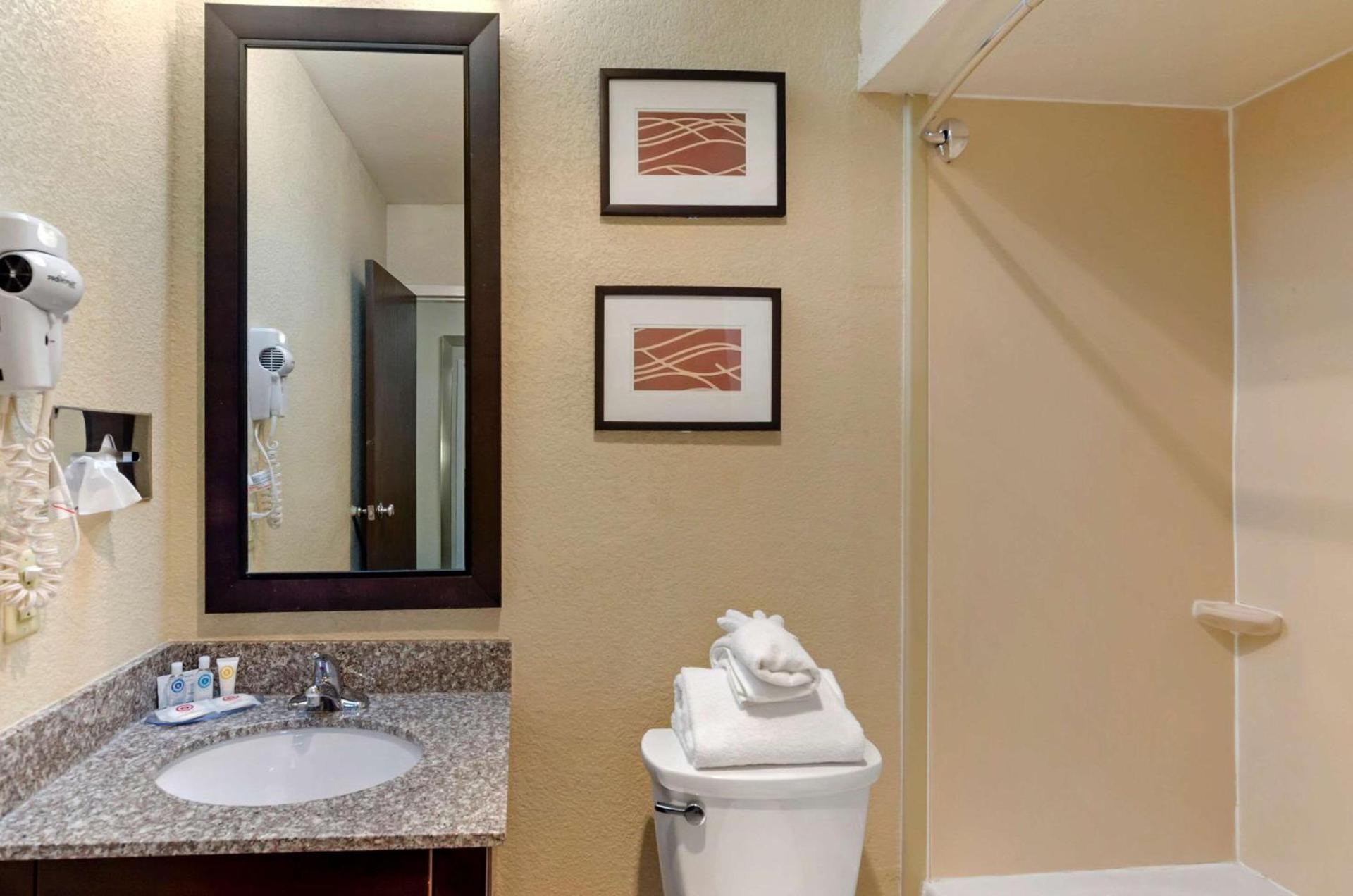 Comfort Inn Bluefield photo 17