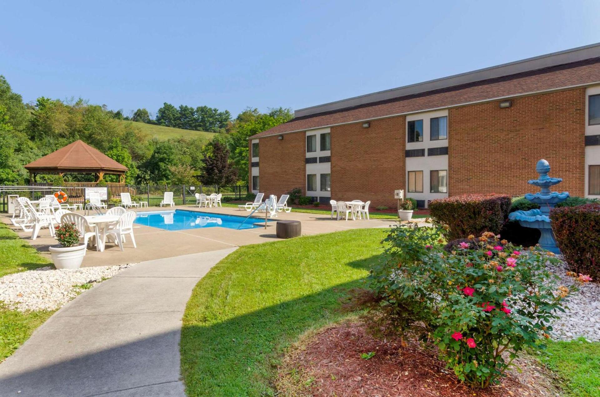 Comfort Inn Bluefield photo 21