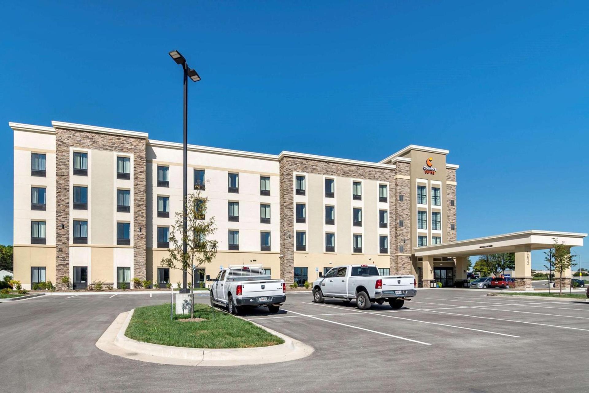 Comfort Suites Grandview - Kansas City photo 4