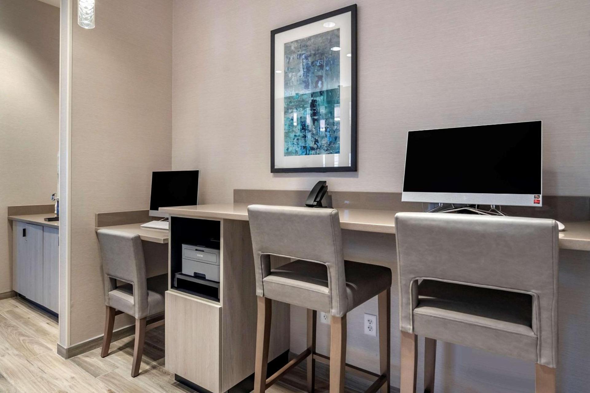 Comfort Suites Grandview - Kansas City photo 35