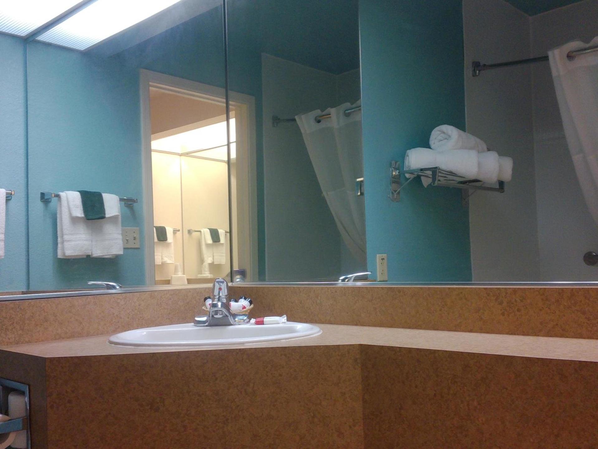Sierra Inn Near Fort Huachuca AZ photo 23