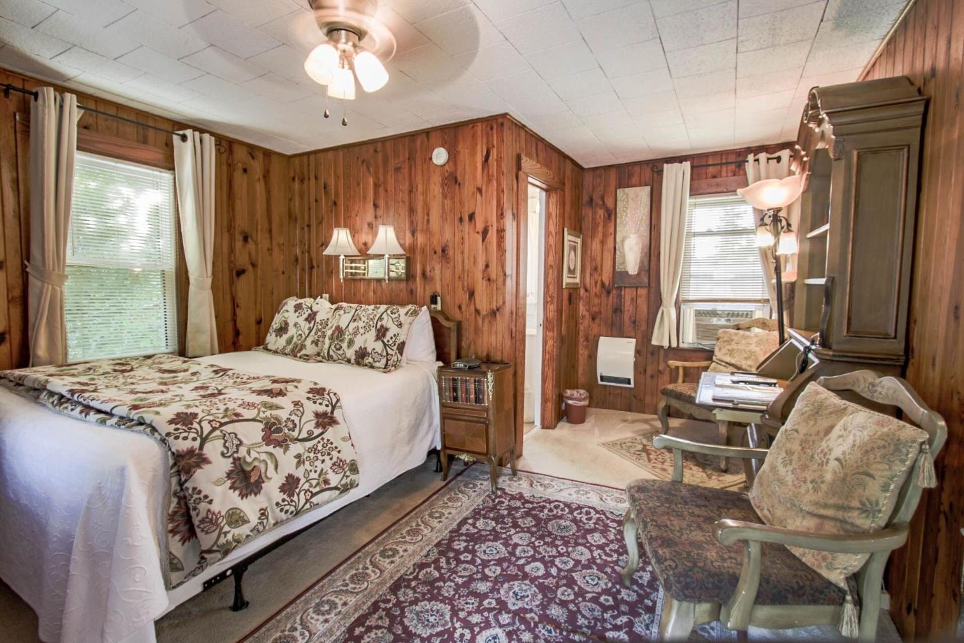 Mountainaire Inn and Log Cabins photo 33