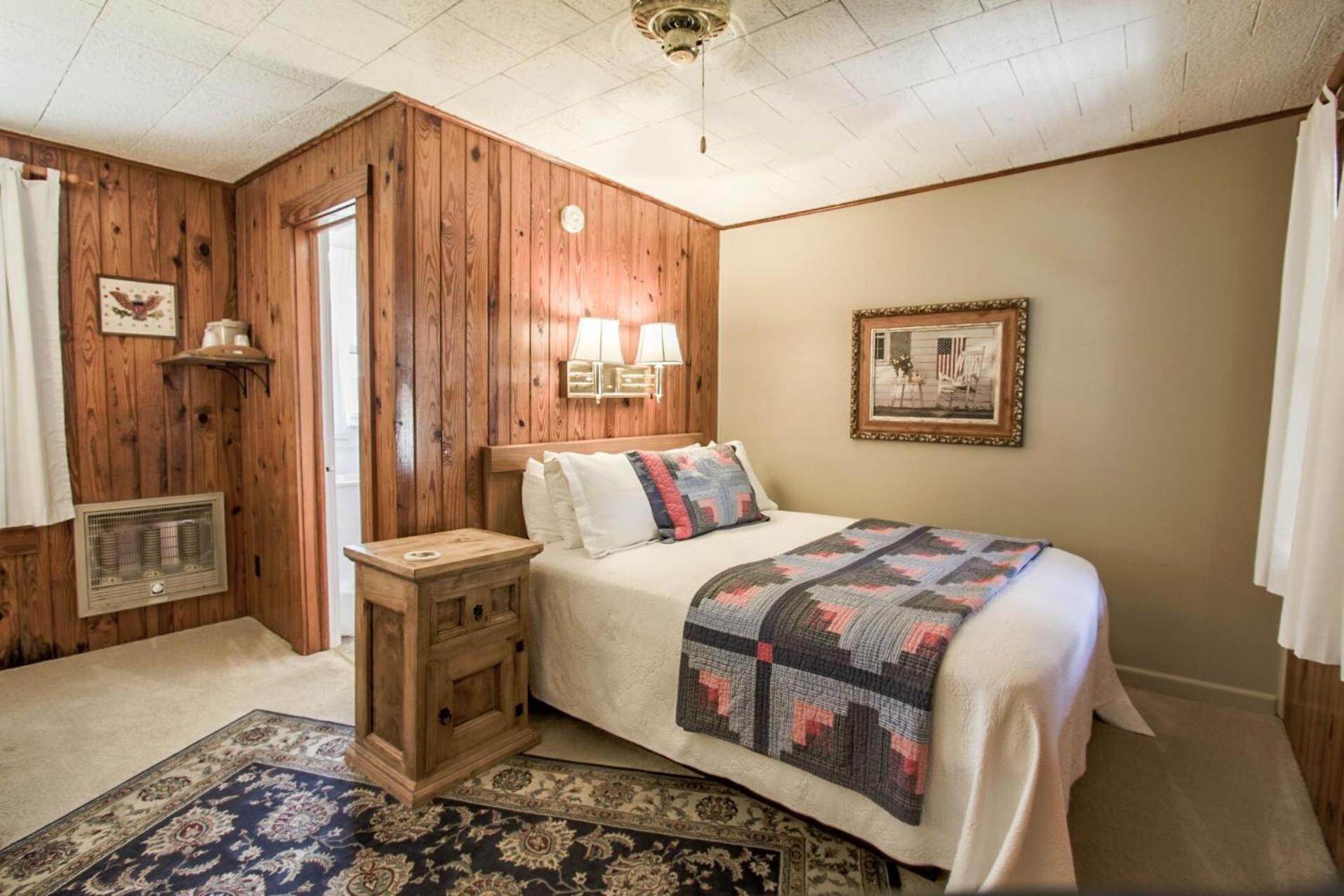 Mountainaire Inn and Log Cabins photo 34
