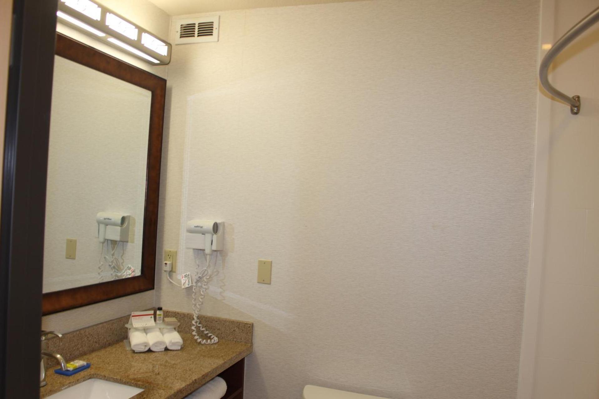 Holiday Inn Express Berkeley by IHG photo 43