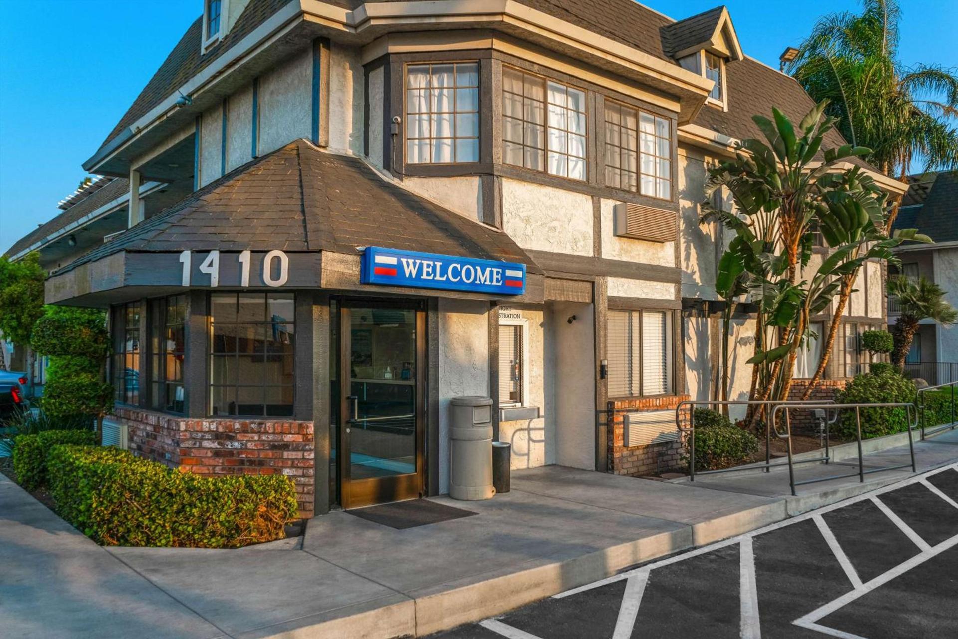 Motel 6-Merced, CA - North — hotel in Merced