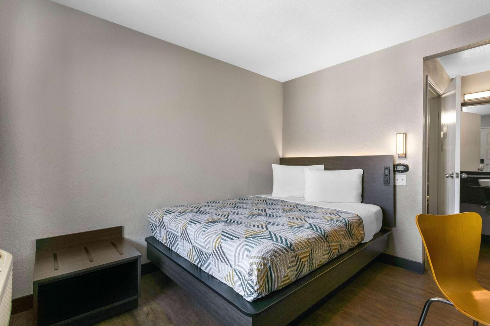 Motel 6-Merced, CA - North photo 7